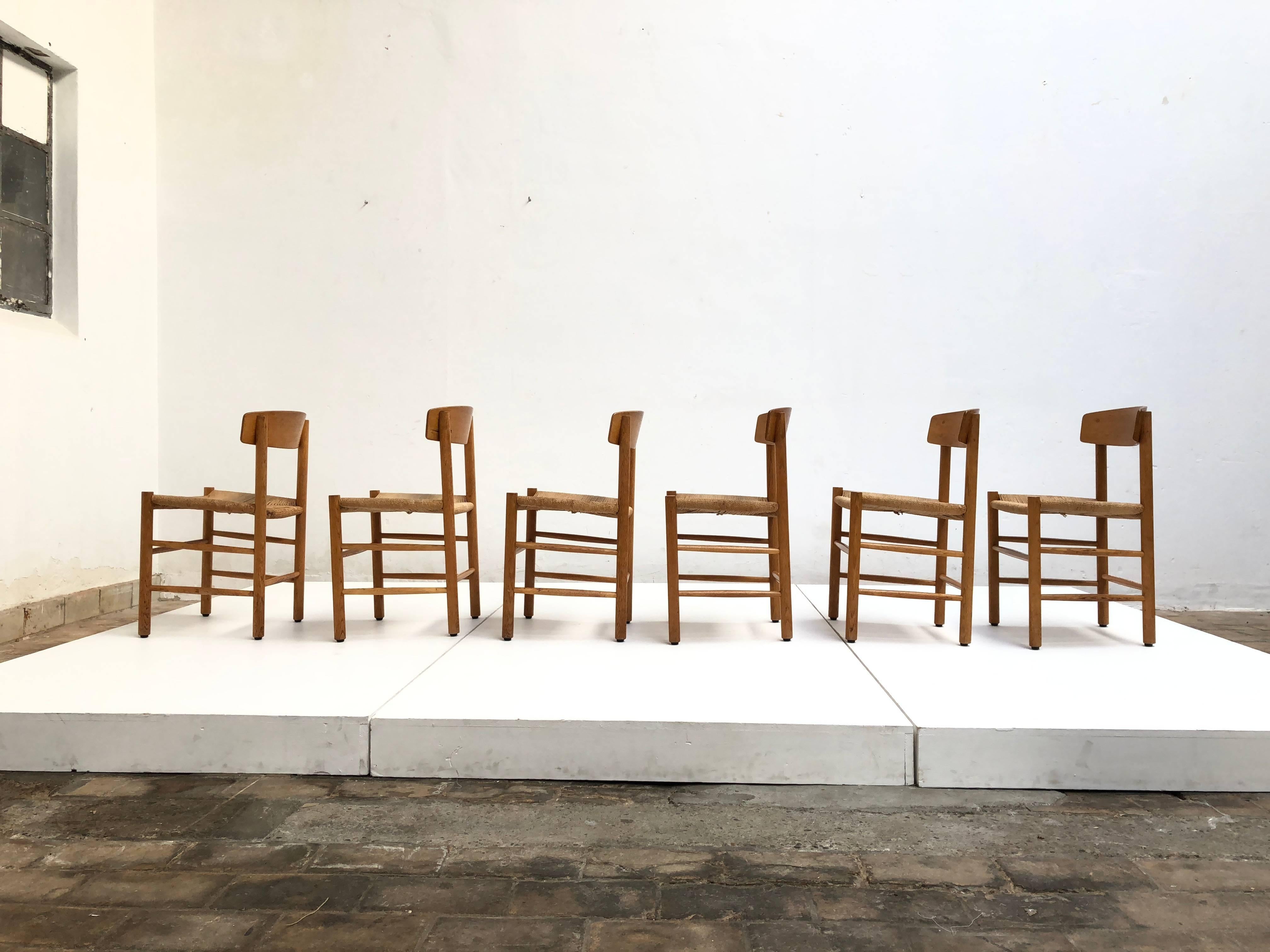 Scandinavian Modern Set of Six Borge Mogensen J39 Shaker Oak and Papercord Dining Chairs, Denmark