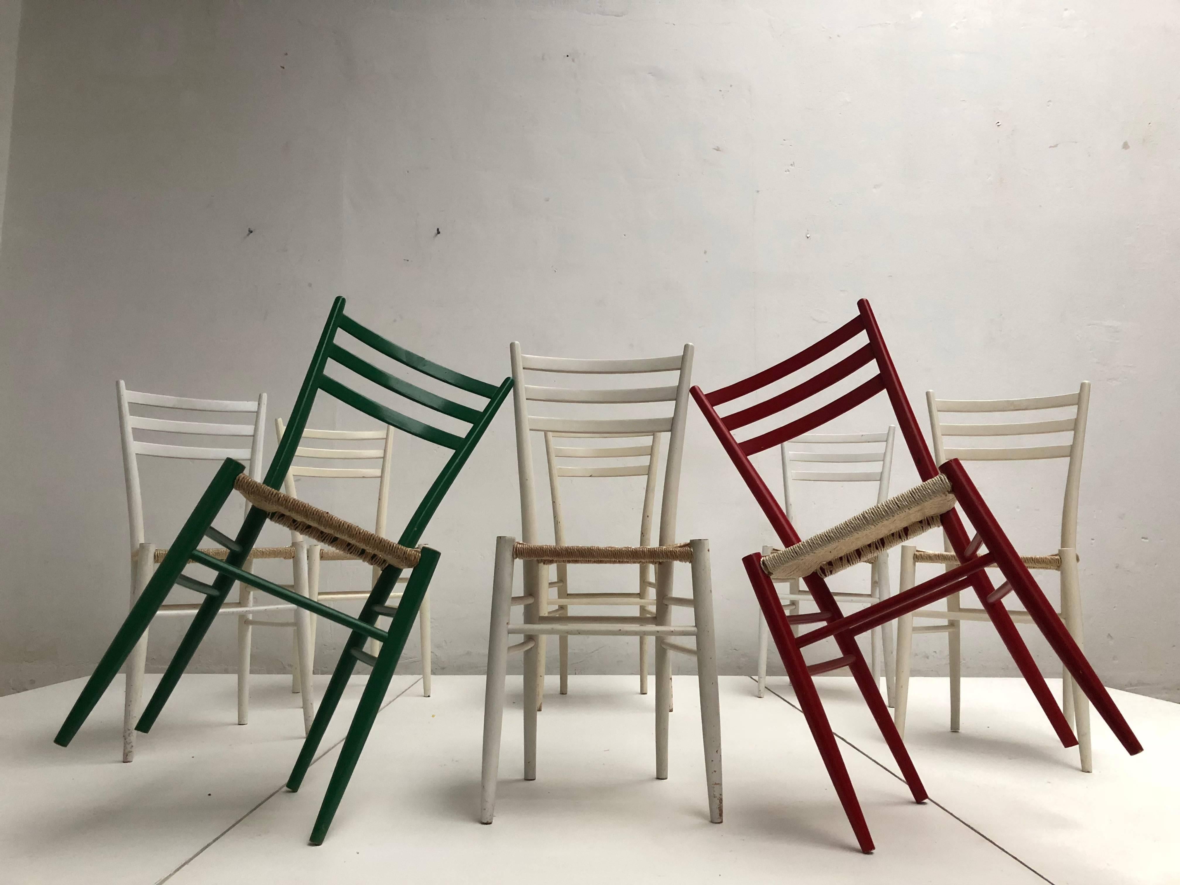 Mid-20th Century Colorful Set of Eight Vintage Gio Ponti Style Chiavari Chairs, Made in Italy For Sale