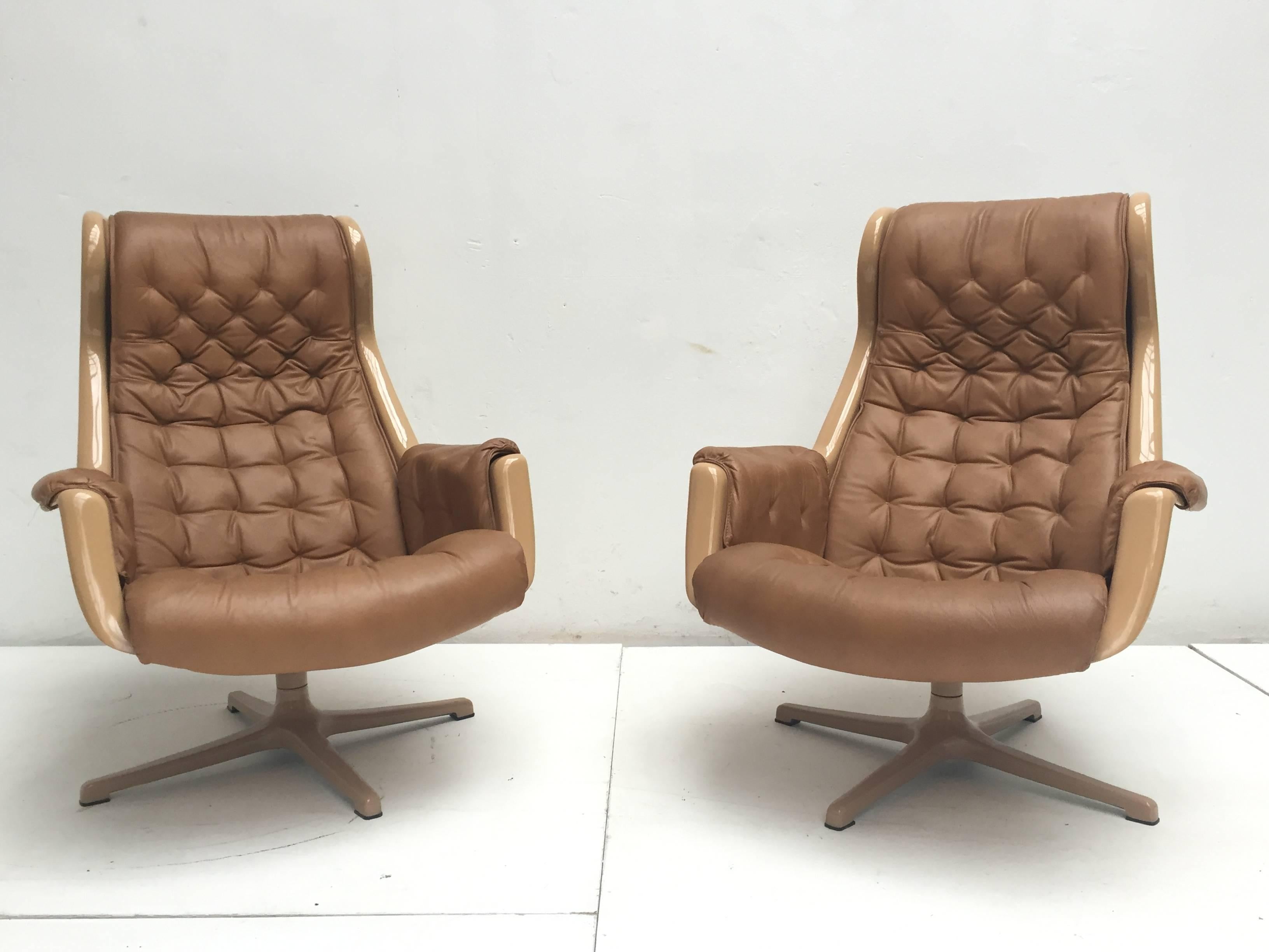 Easy Chairs „Galaxy“ von Alf Svensson & Ingvar Sandstrom für DUX Sweden, Paar (Schwedisch) im Angebot