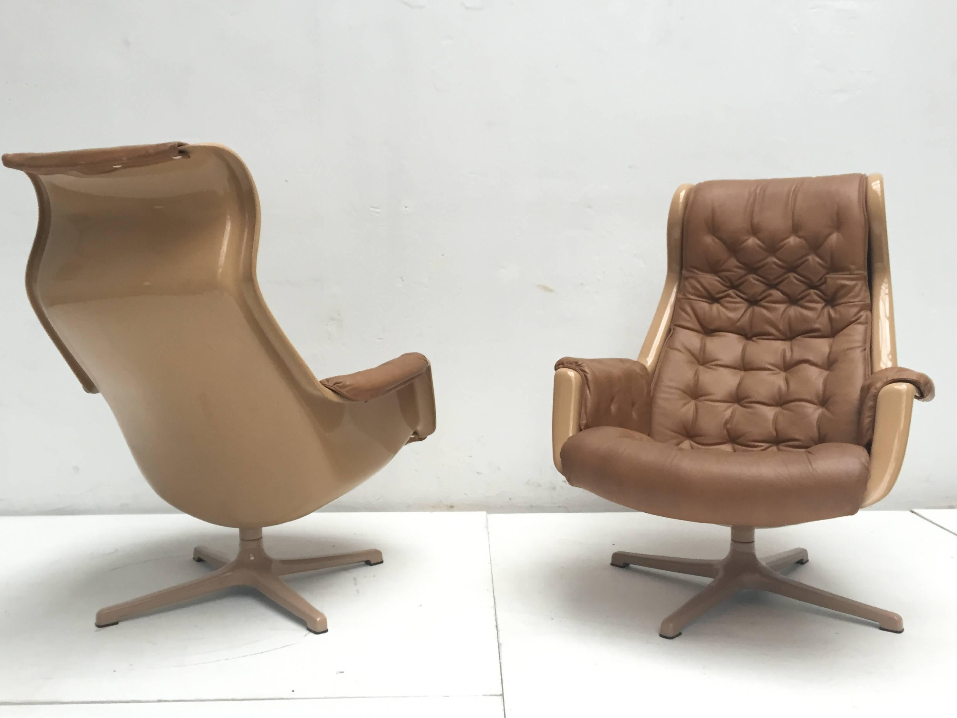 Paire de fauteuils Galaxy d'Alf Svensson & Ingvar Sandstrom pour DUX Suède en vente 1