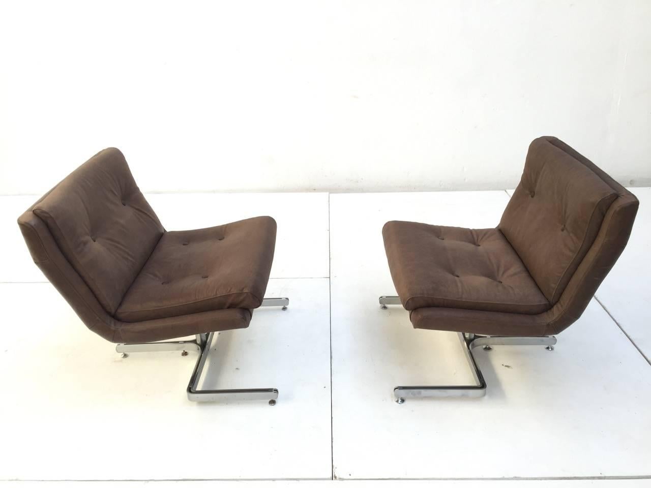 Paire de chaises longues en cuir restaurées par 'Raphael', 1973, France publiée en vente 1