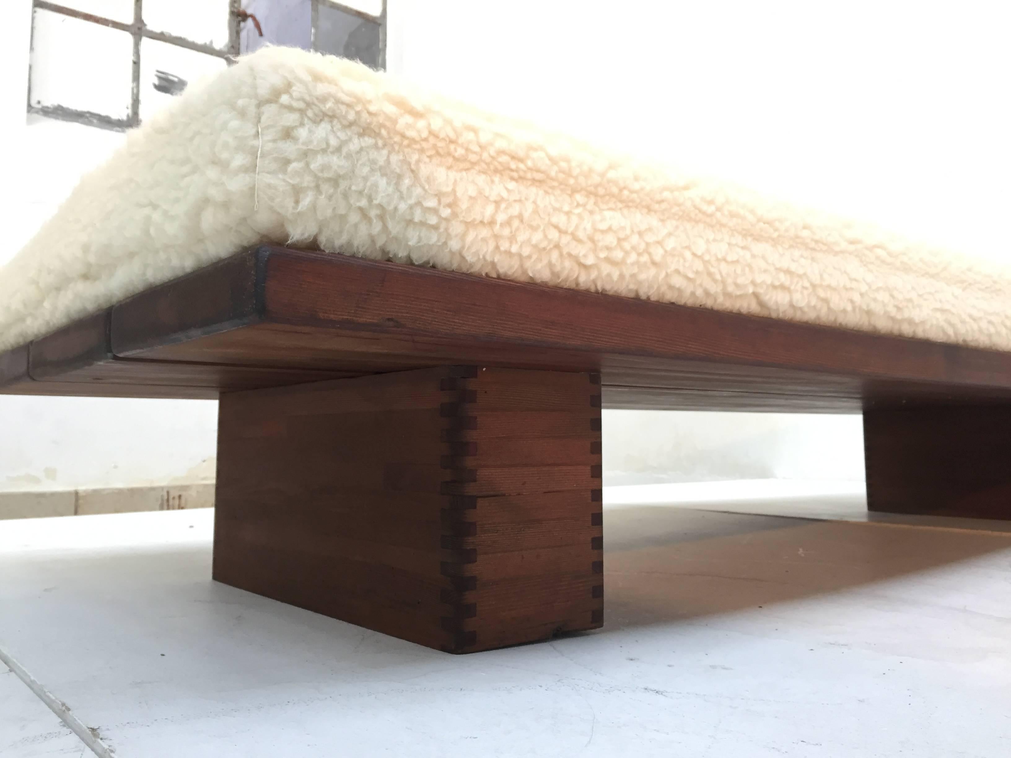 Scandinavian Modern Stunning Ilmari Tapiovaara Wool and Stained Pine Daybed for Laukan Puu, Finland