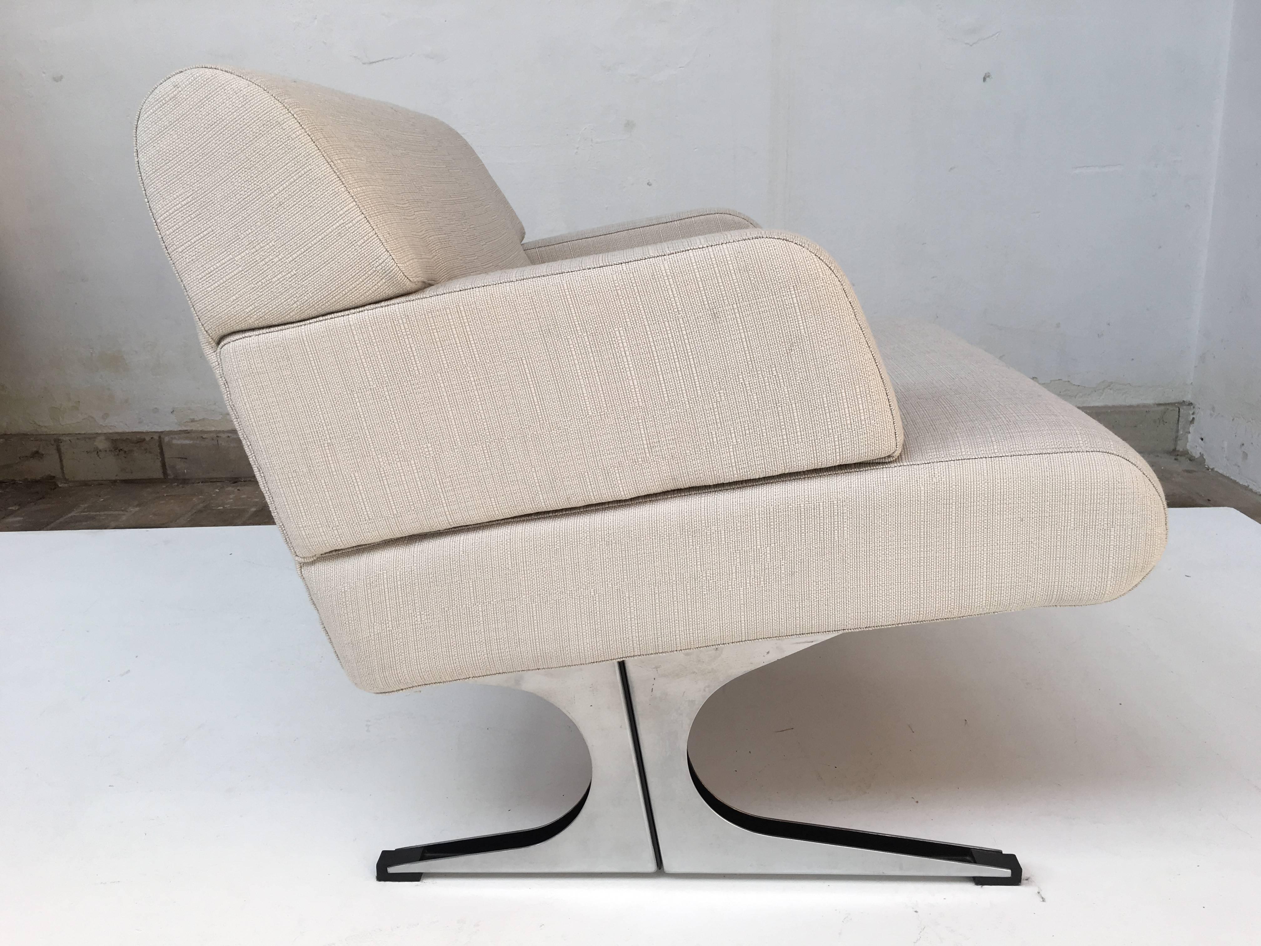 A monumental and rare pair of SZ11 lounge chairs designed by Martin Visser for 't Spectrum in The Netherlands 1965

These chairs have been in production only for 2 years and therefore a pair is a very rare find

The quality and heaviness of