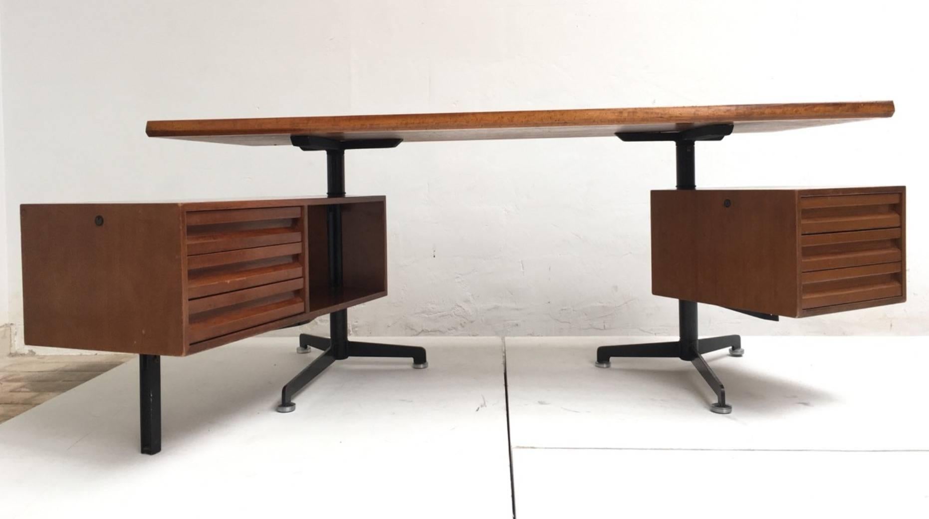 Italian Beautiful T95 'Direzionale' Desk with Swivel Drawer Units, Osvaldo Borsani, 1956
