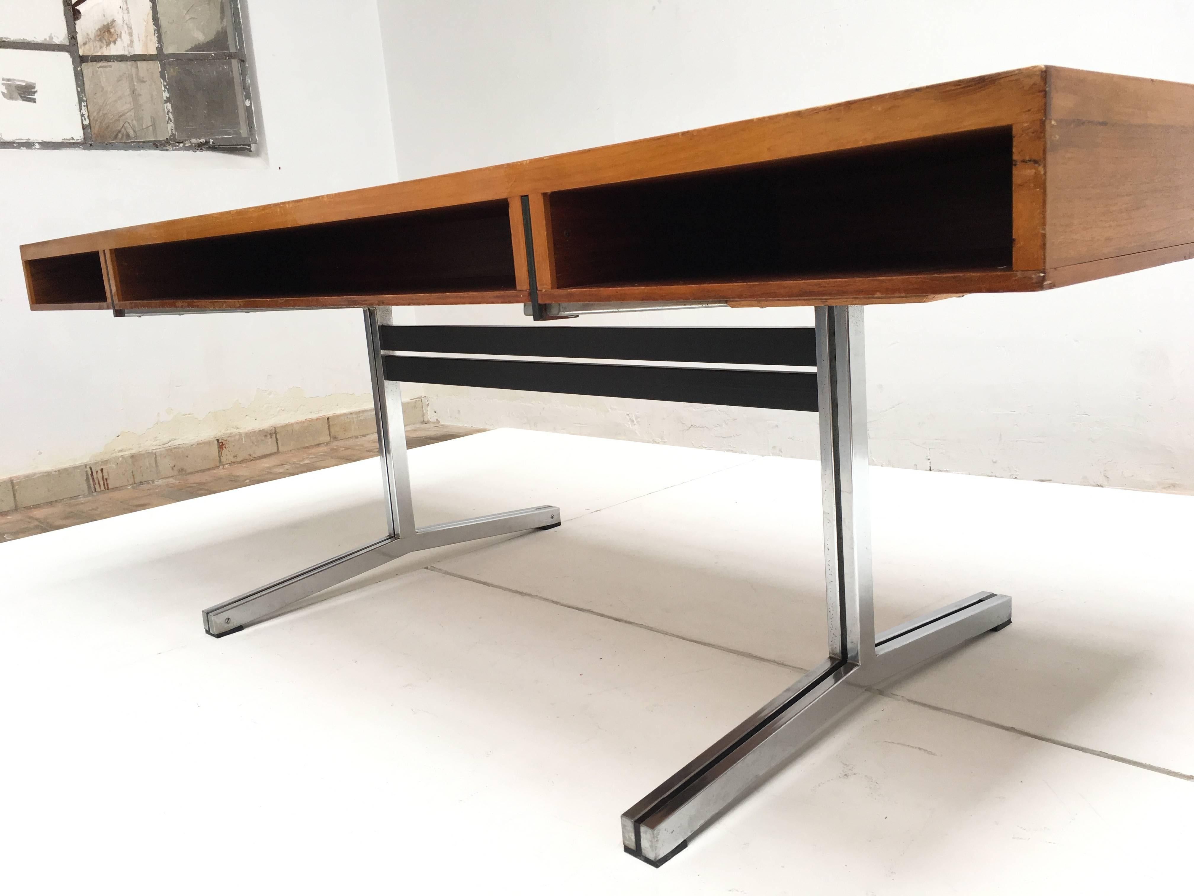 theo desk