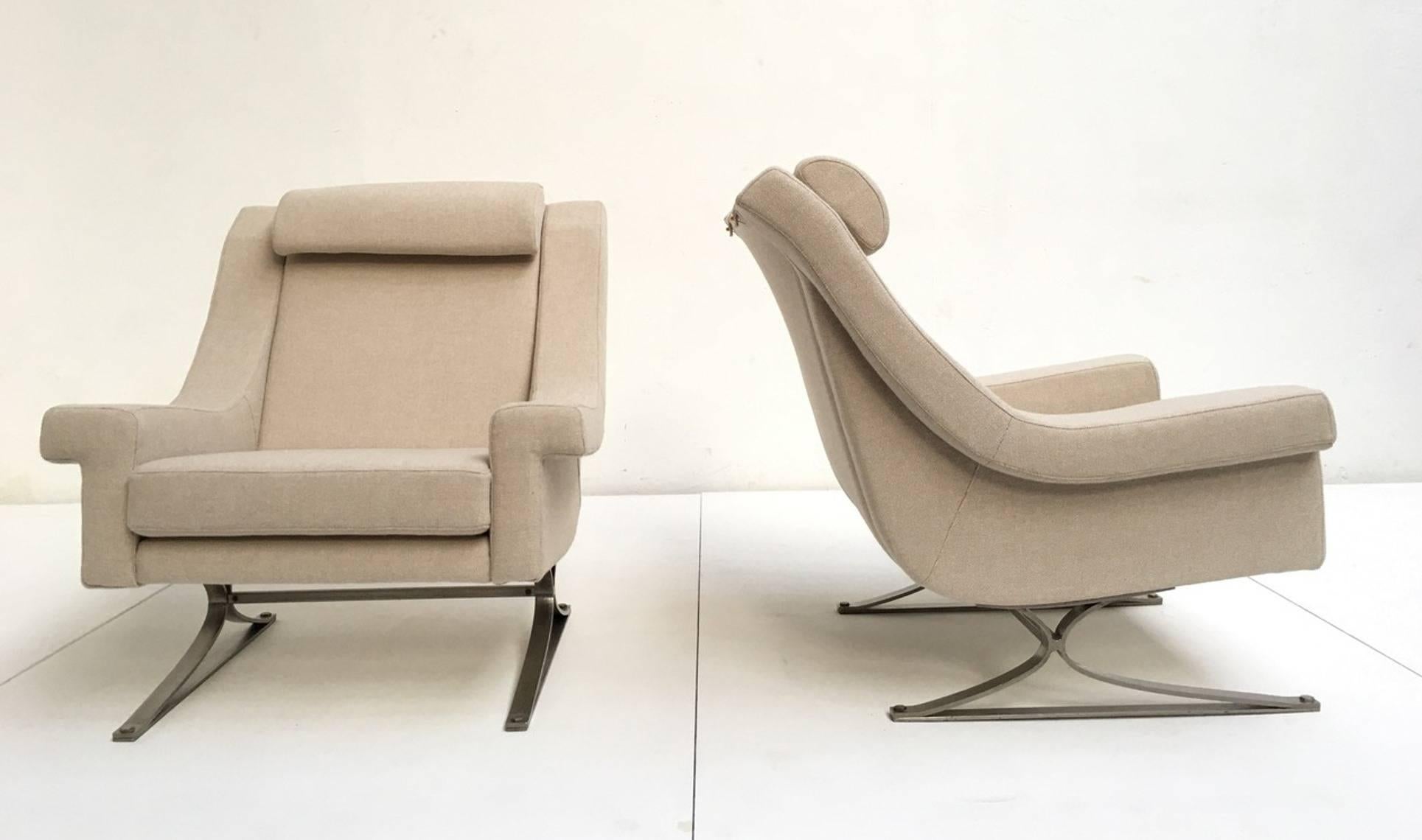 Italian Amazing Pair of 'Grand Prix' Lounge Chairs by Sculptor Maurice Calka, Arflex, 1960