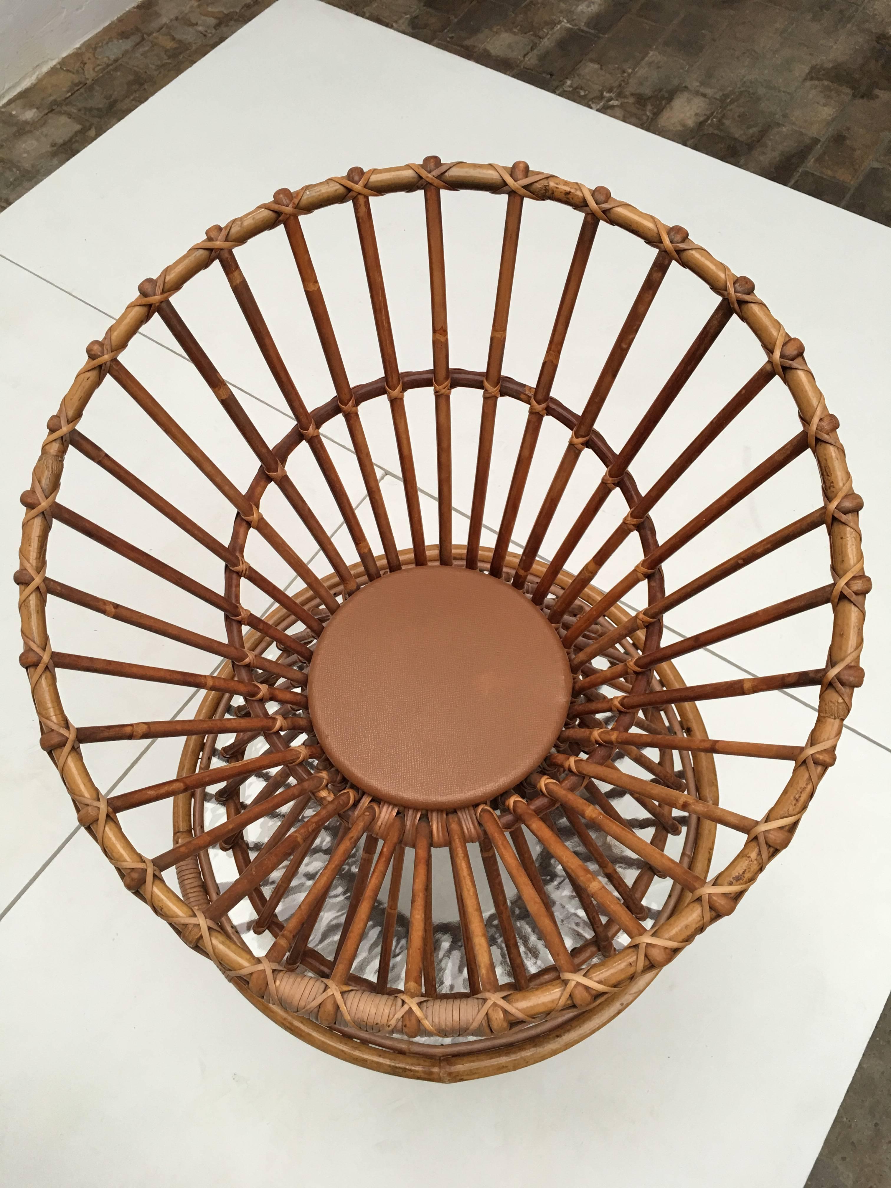 Faux Leather Modernist 1950s Rattan Table and Chair by Rohe Noordwolde the Netherlands For Sale