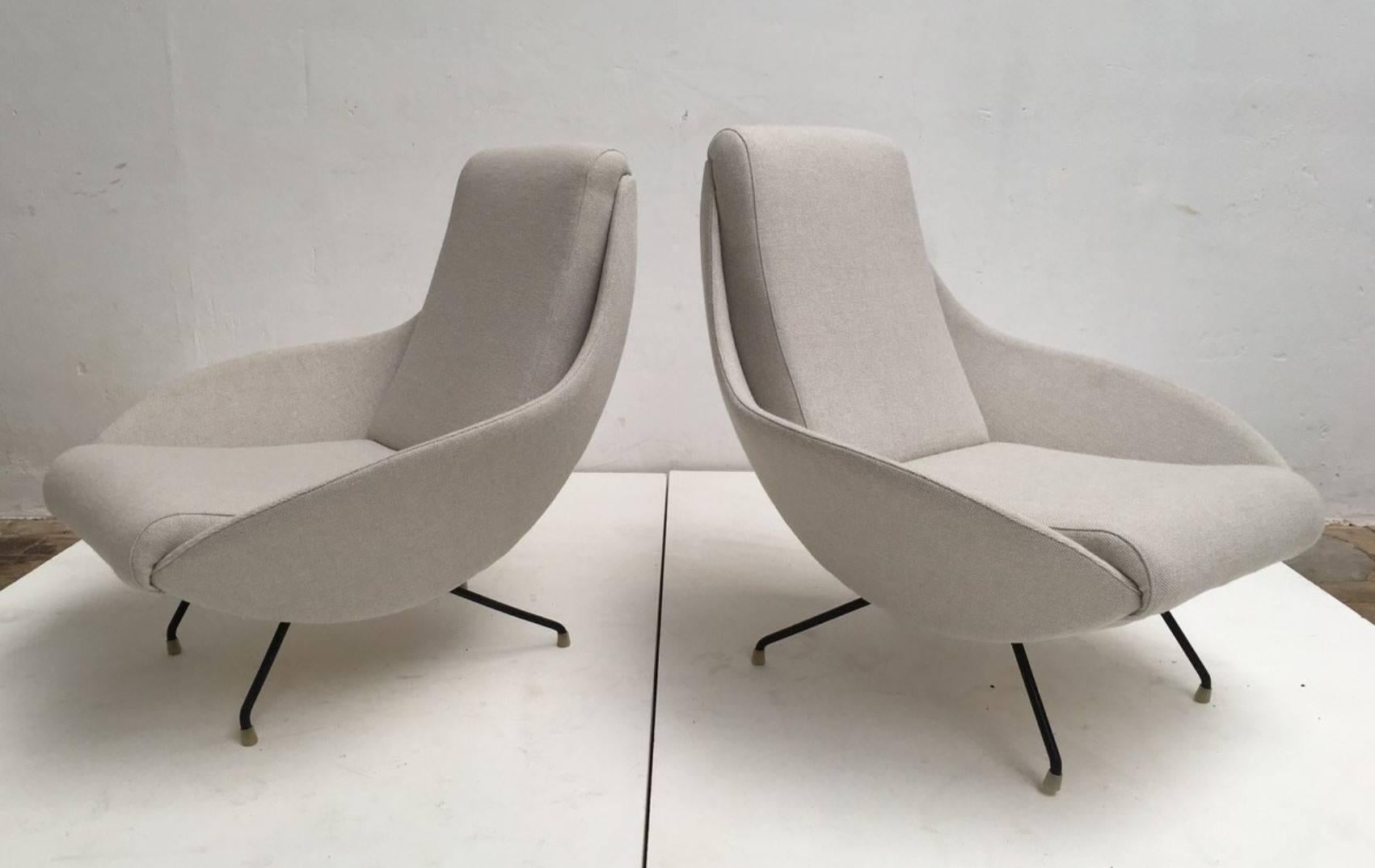 Beautiful Restored Italian Sculptural Mantis Form Lounge Chairs, 1950-1955 1