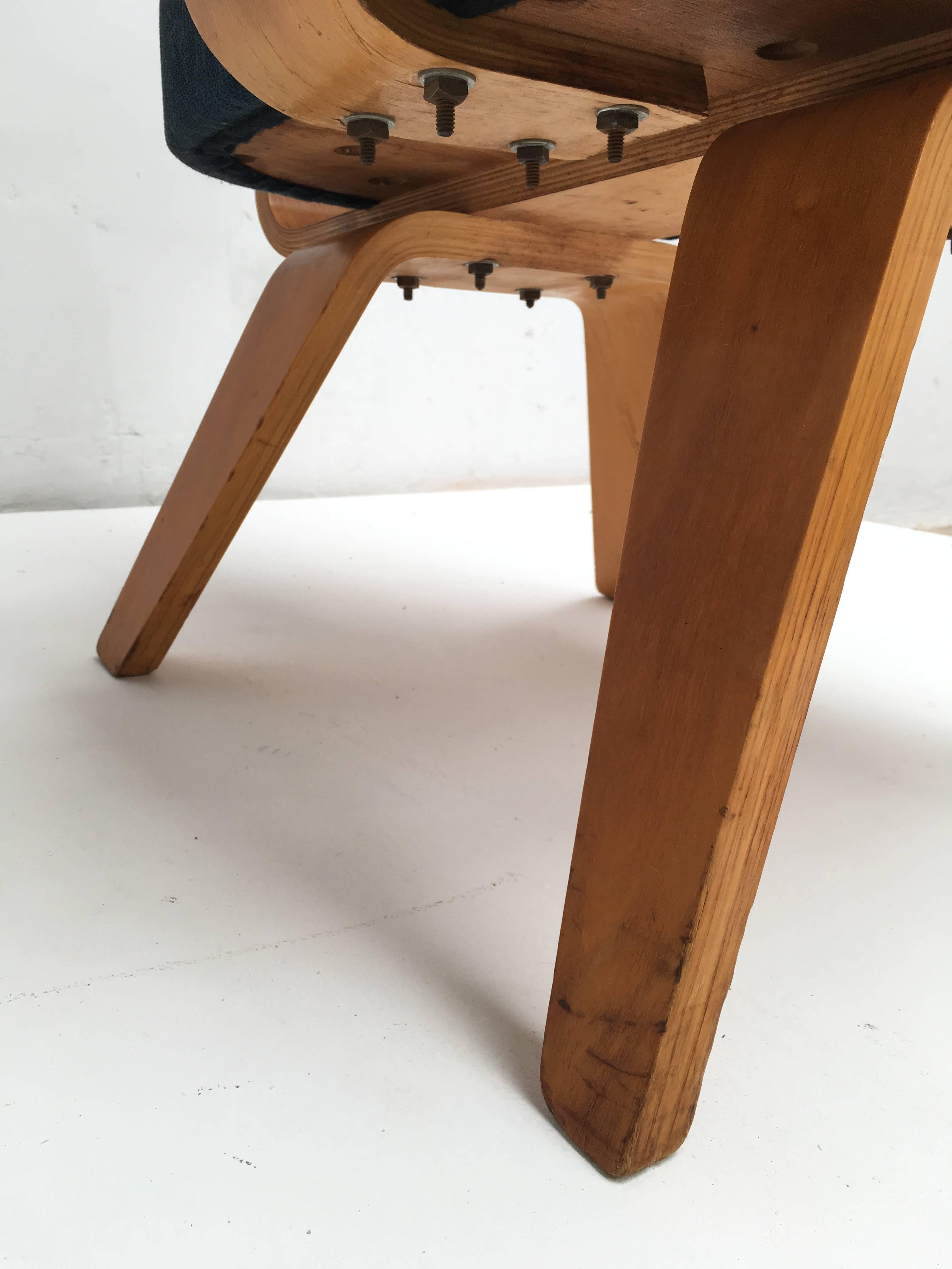 Pair of Plywood Cor Alons HF506 Easy Chairs for Den Boer Gouda the Netherlands In Good Condition In bergen op zoom, NL