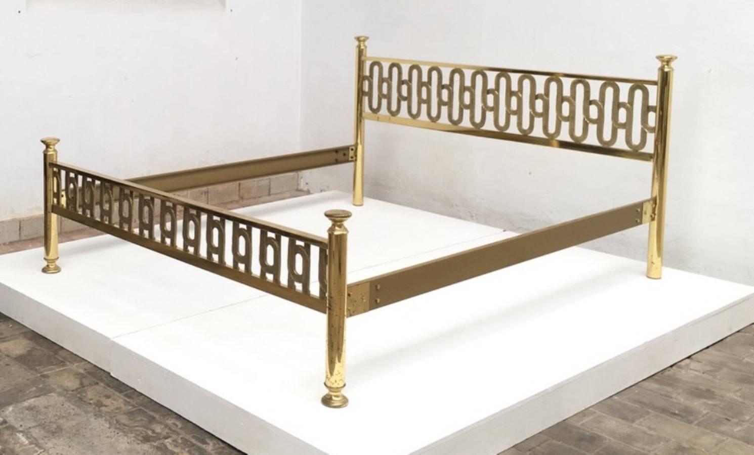 Hollywood Regency Stunning Brass Sculptural Form Double Bed by Luciano Frigerio, 1970, Italy