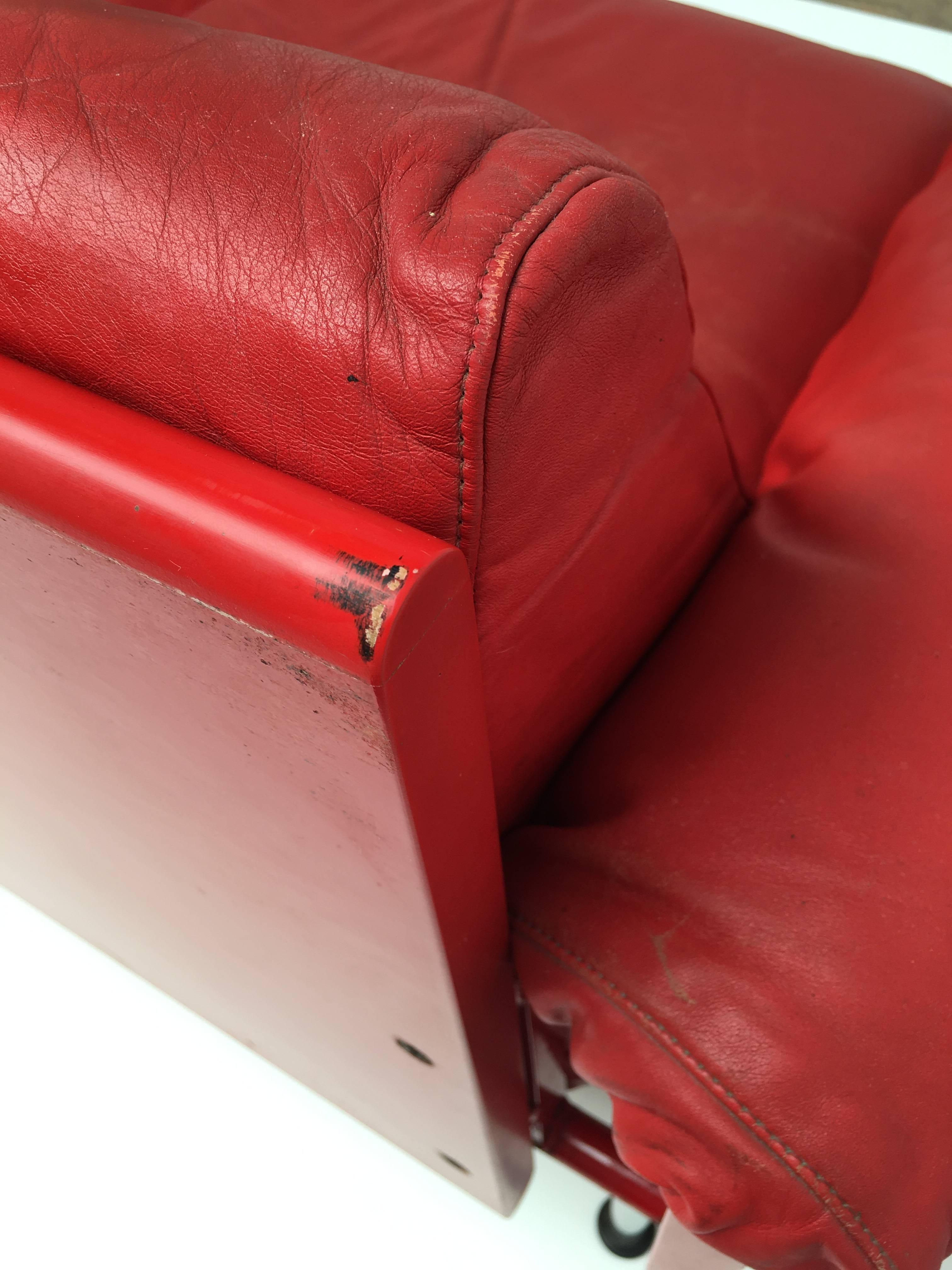 Lacquered Eclectic Red Leather 'Ateljee' Sofa by Yrjo Kukkapuro for Haimi Finland, 1963 For Sale