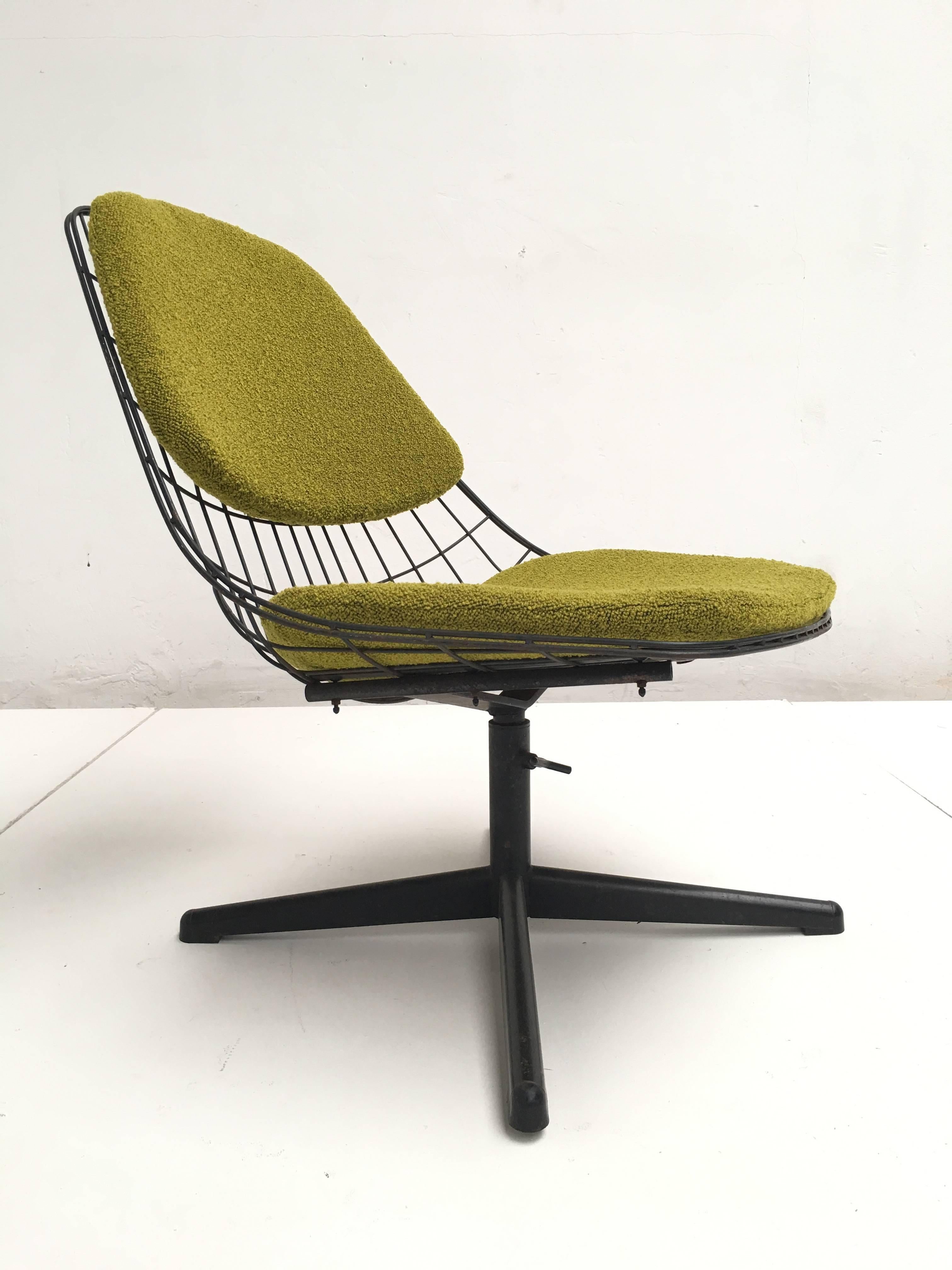 Dutch Cees Braakman & Adriaan Dekker FM25 with Swivel Base for UMS Pastoe, 1958