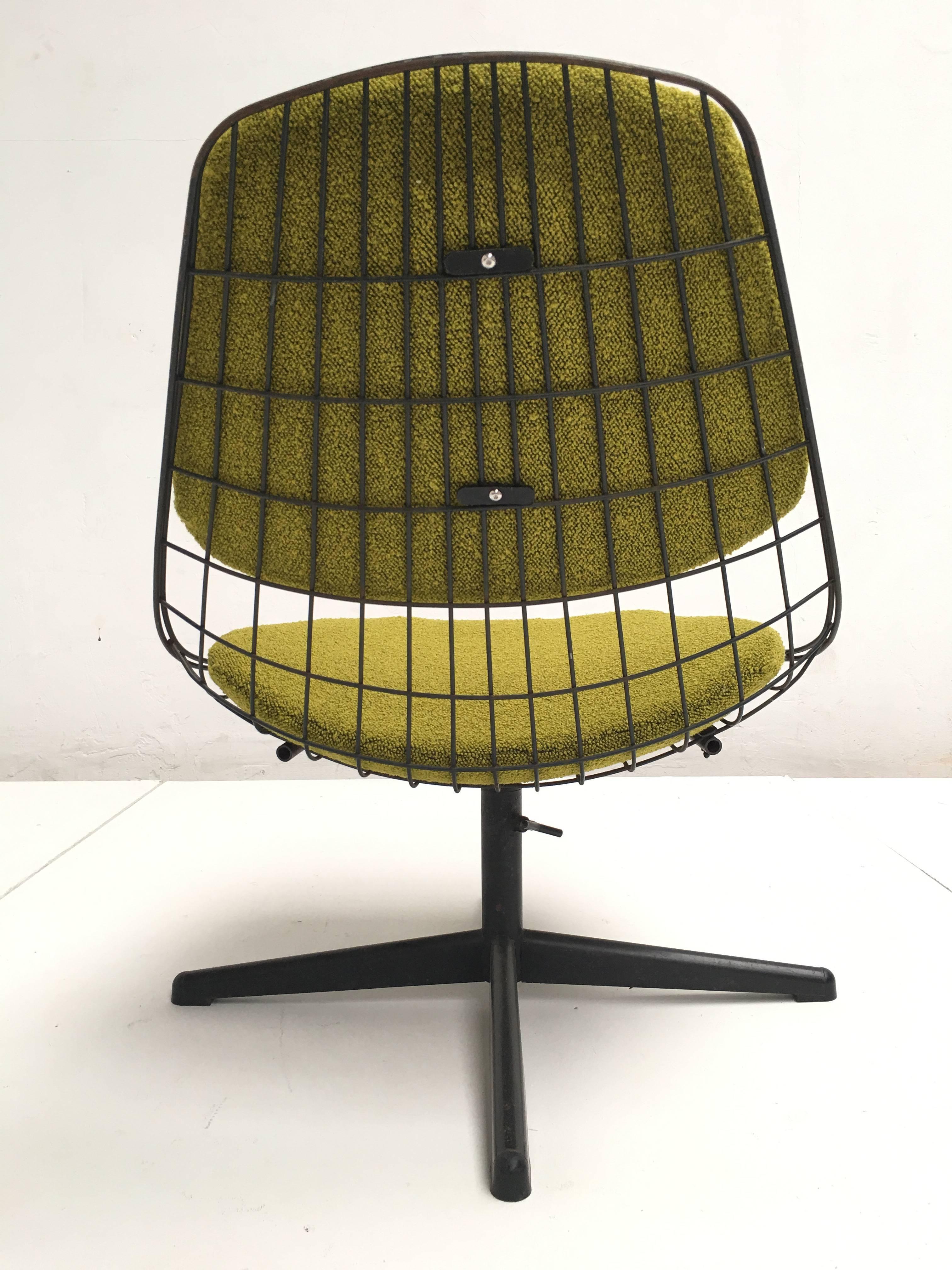 Mid-20th Century Cees Braakman & Adriaan Dekker FM25 with Swivel Base for UMS Pastoe, 1958