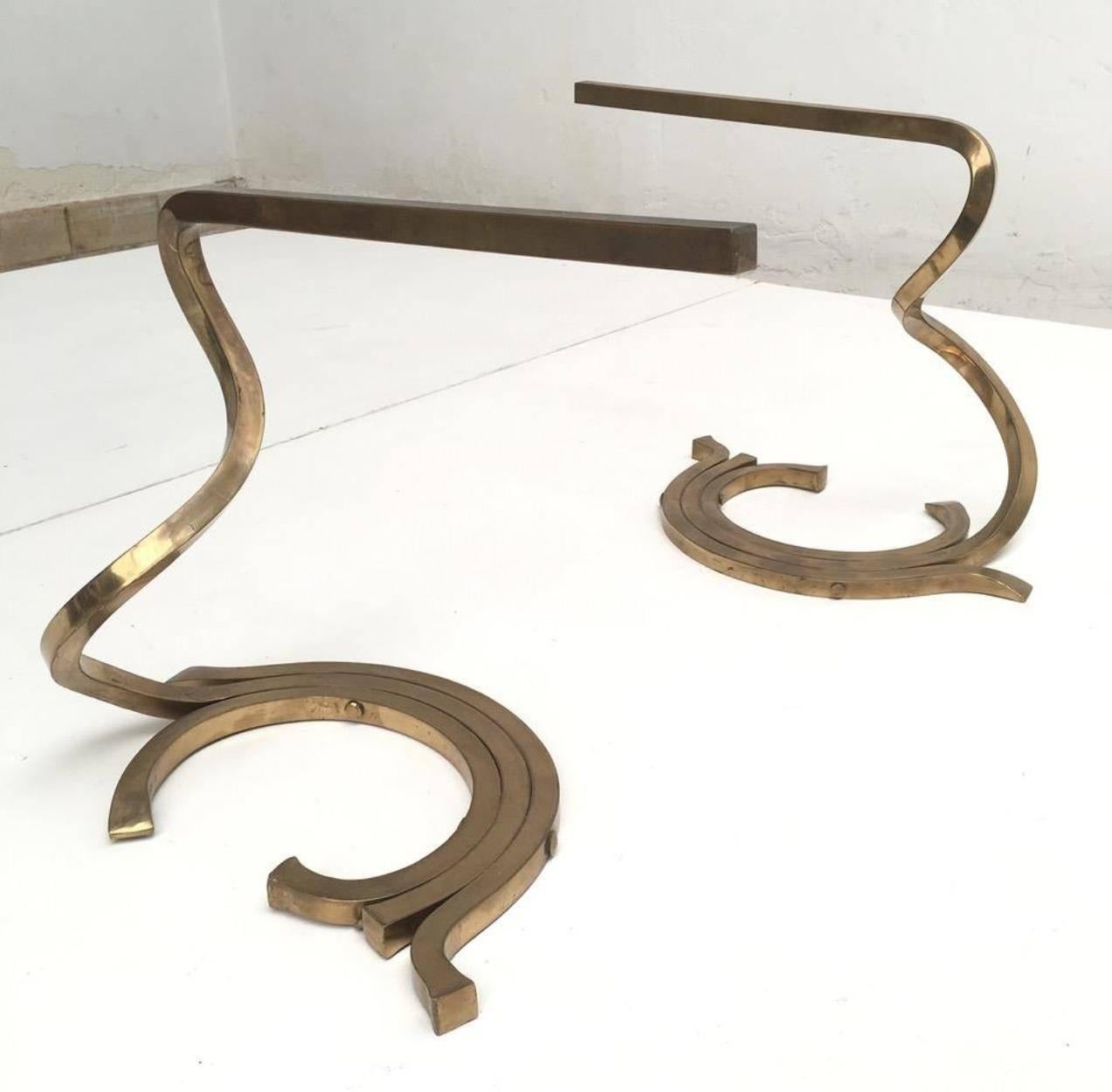 Stunning Sculptural Serpentine Form Coffee Table, Solid Brass Bar, Italy, 1970 2
