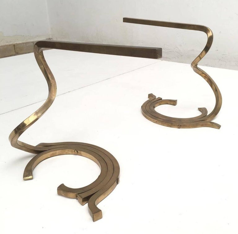 Stunning Sculptural Serpentine Form Coffee Table, Solid Brass Bar, Italy, 1970 For Sale 2