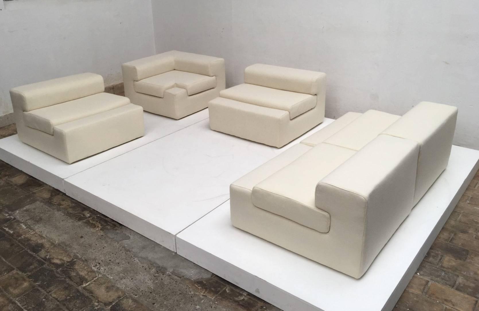 Minimalist Unique modular Sofa by Mangiarotti from the 'Casa Vitale', 1969 with certificate