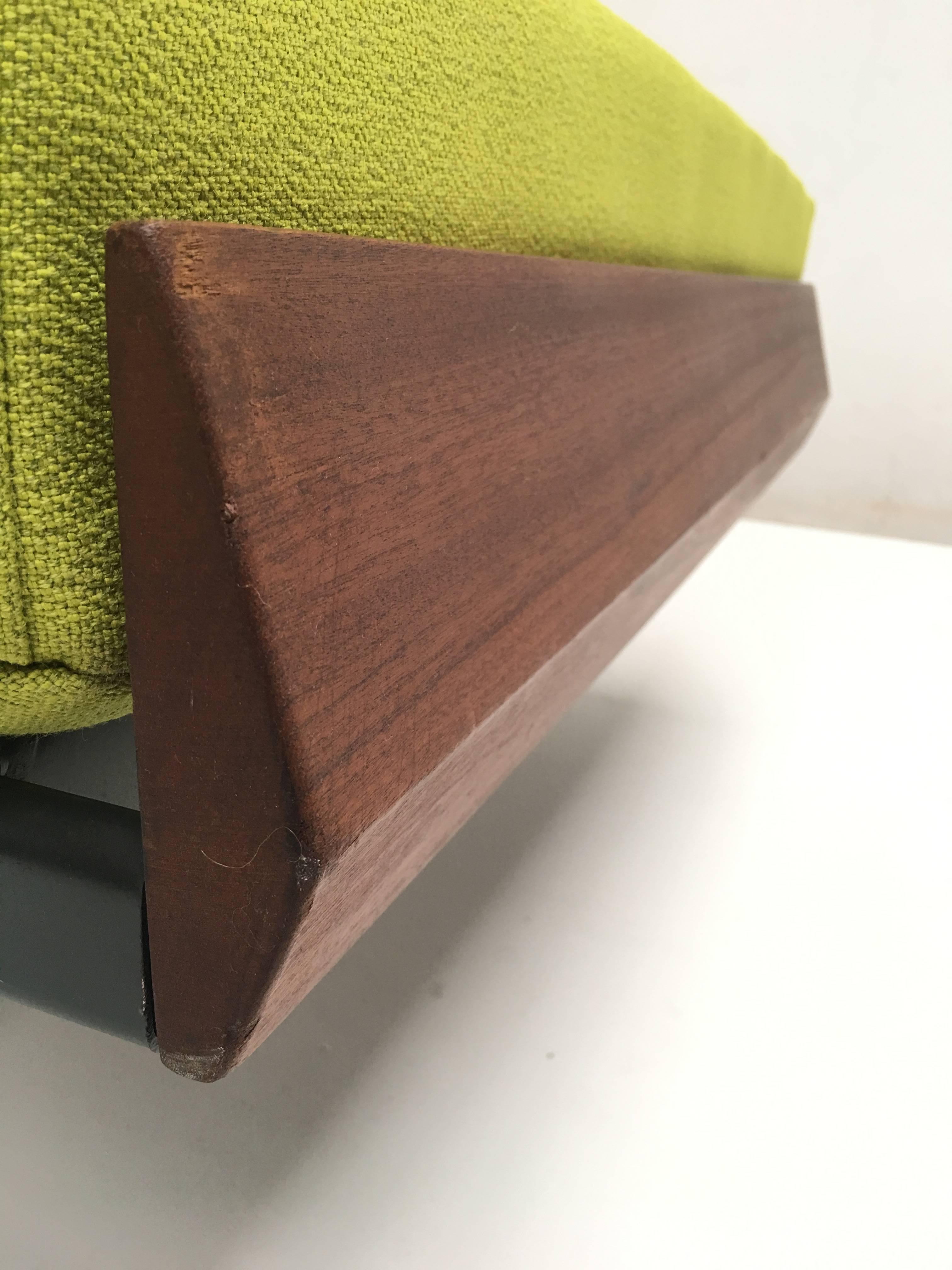 Carved Rare Modernist Daybed Model 165 by A.R. Cordemeijer for Auping The Netherlands