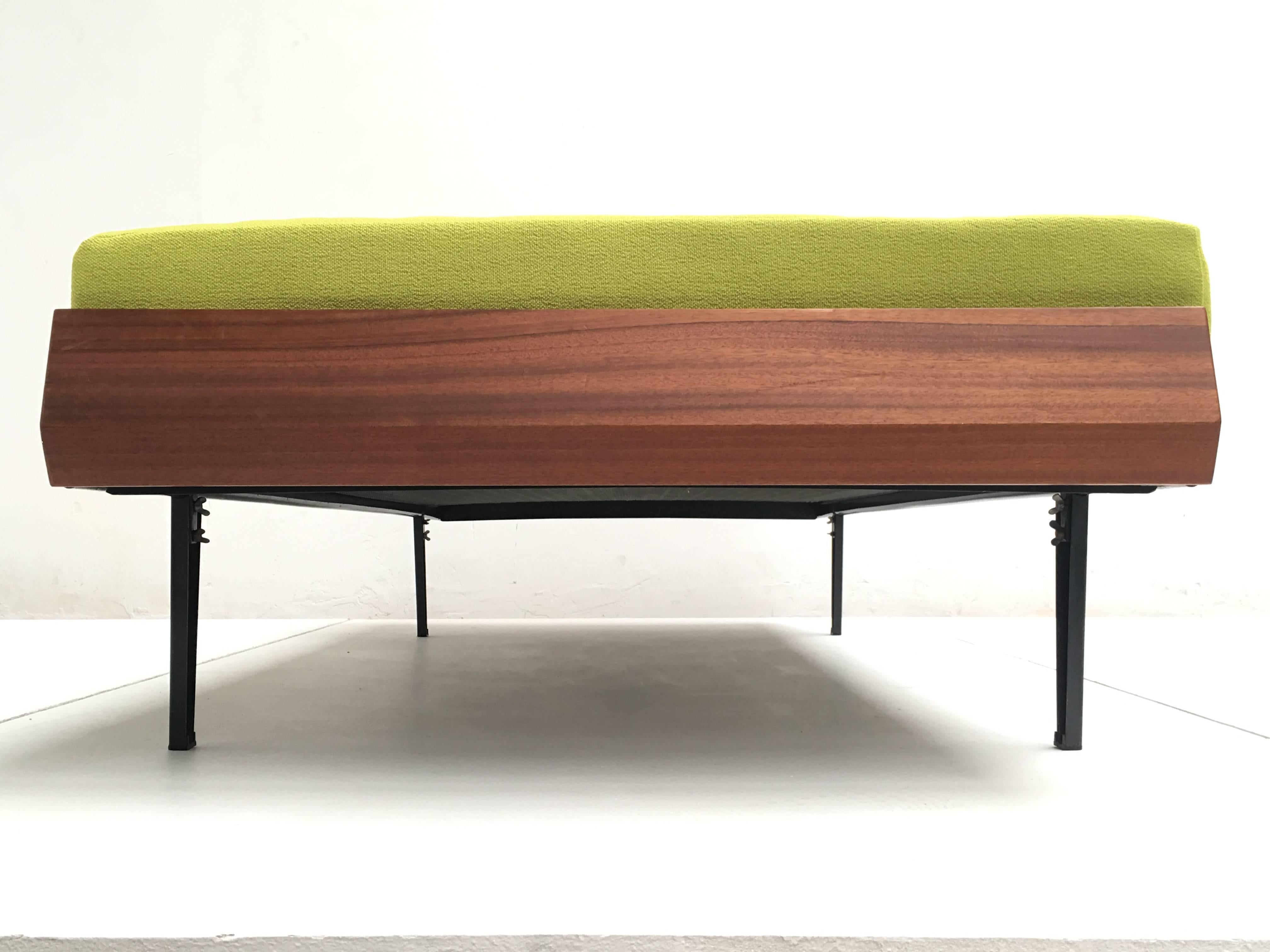 Metal Rare Modernist Daybed Model 165 by A.R. Cordemeijer for Auping The Netherlands