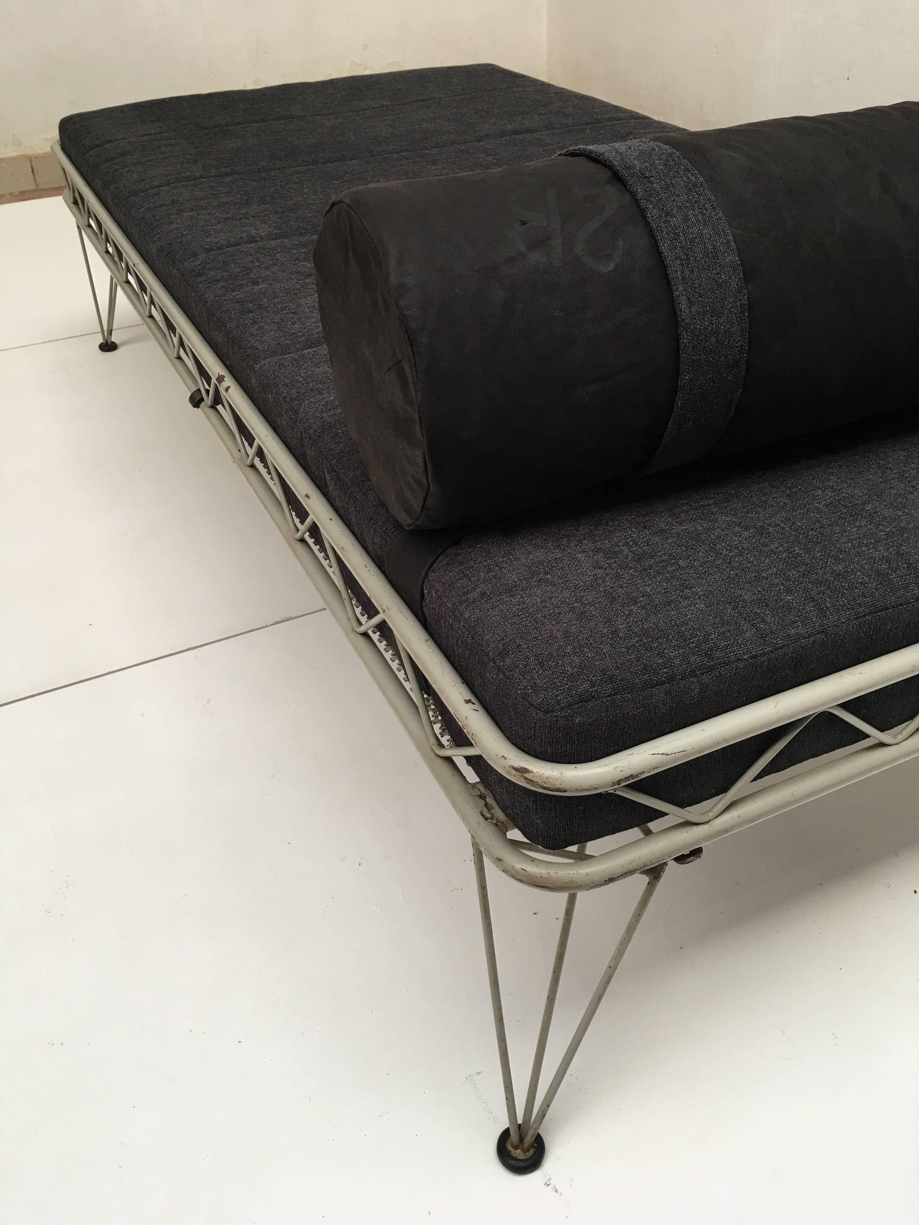 Metal Daybed 'Arielle' by Dick Cordemeijer for Auping 1954, New Upholstery For Sale