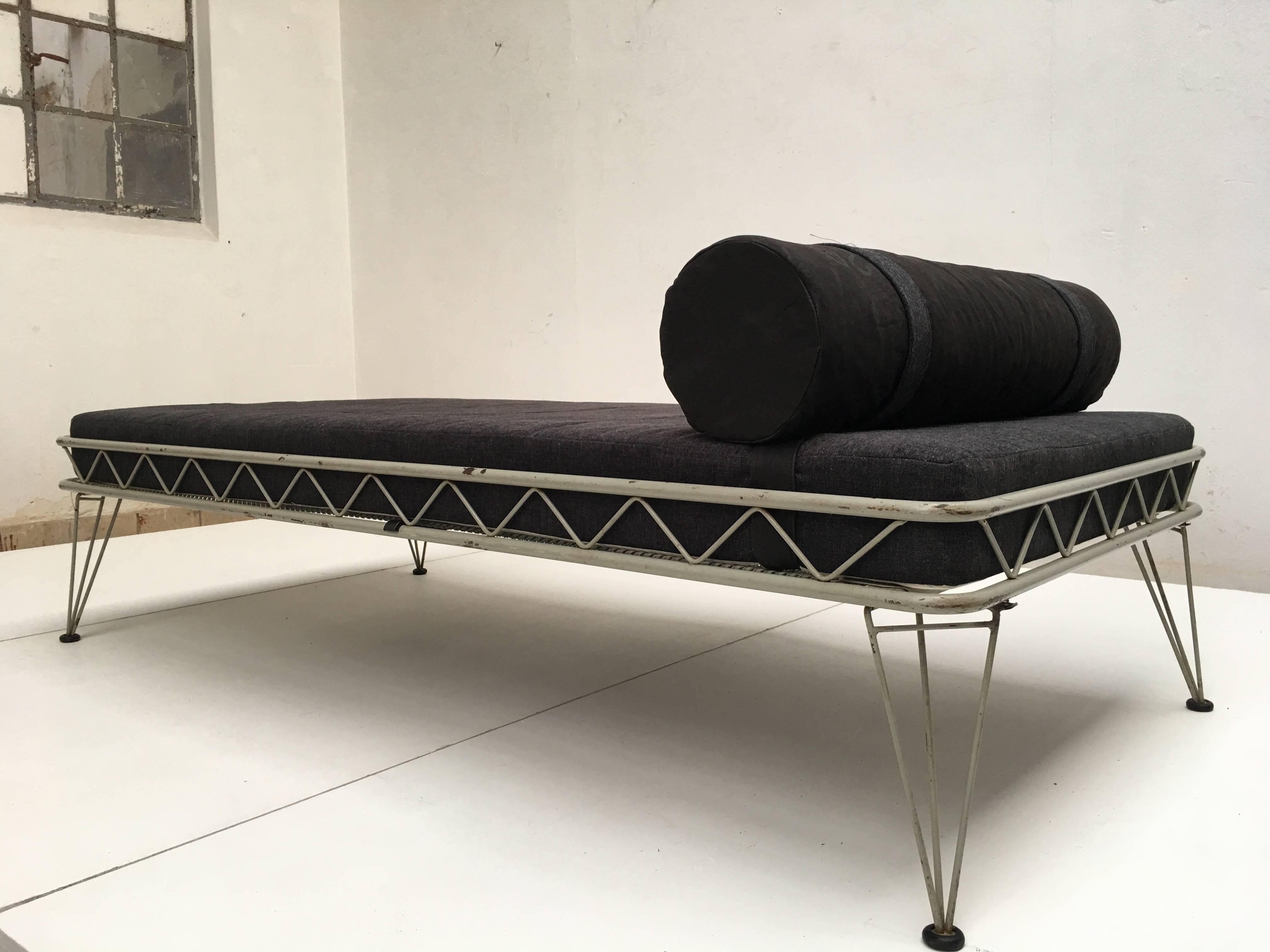 Daybed 'Arielle' by Dick Cordemeijer for Auping 1954, New Upholstery For Sale 3