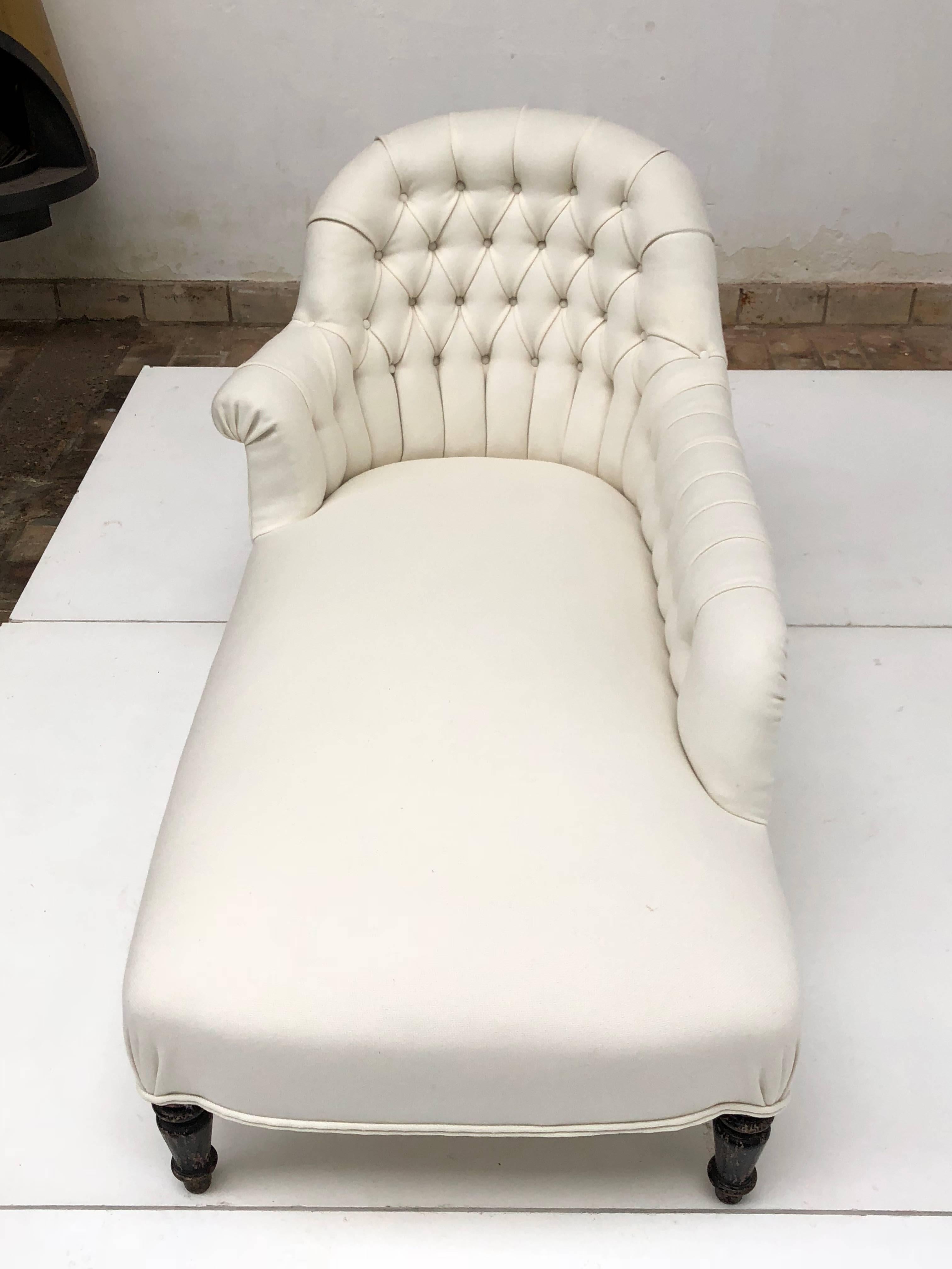 Napoleon III French Méridienne / Chaise Longue circa 1850 Re-Upholstered in De Ploeg Wool