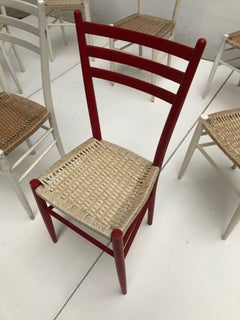 Coloratissimo set di otto sedie Chiavari vintage in stile Gio Ponti, Made in Italy