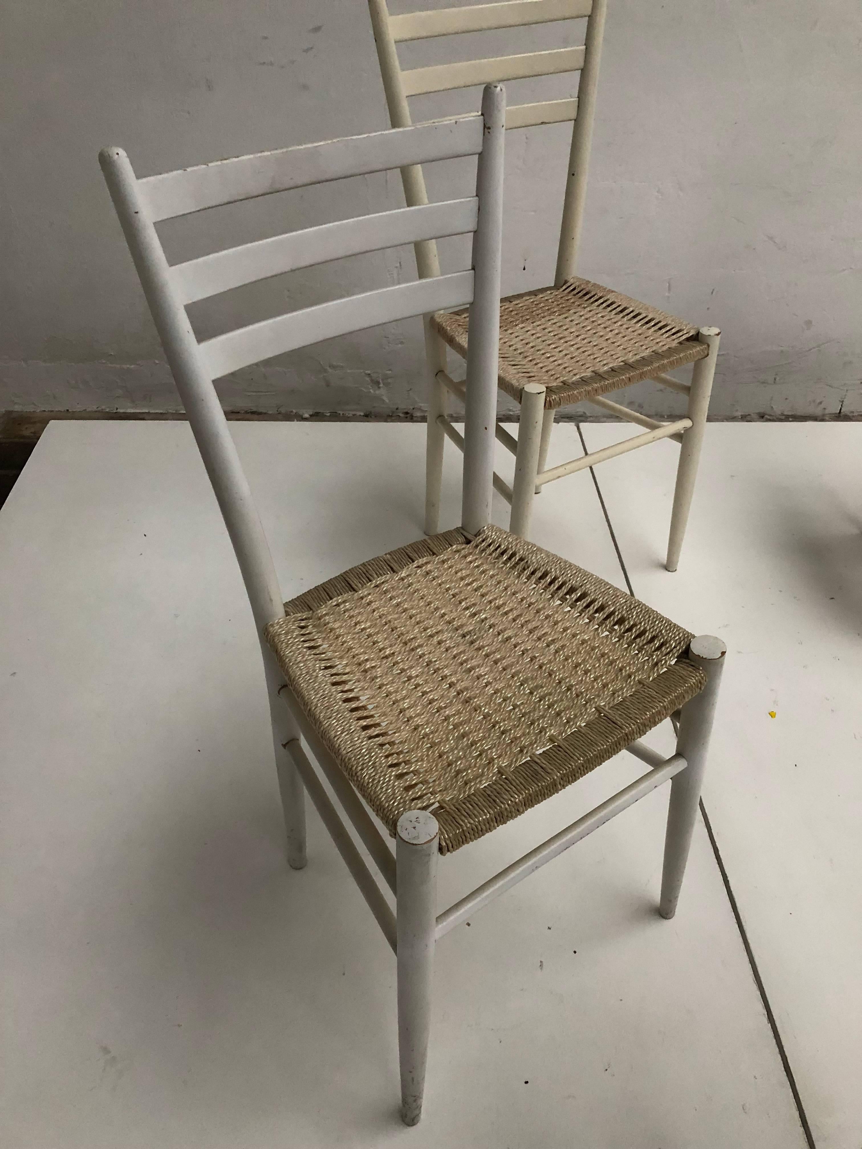 Colorful Set of Eight Vintage Gio Ponti Style Chiavari Chairs, Made in Italy In Good Condition For Sale In bergen op zoom, NL