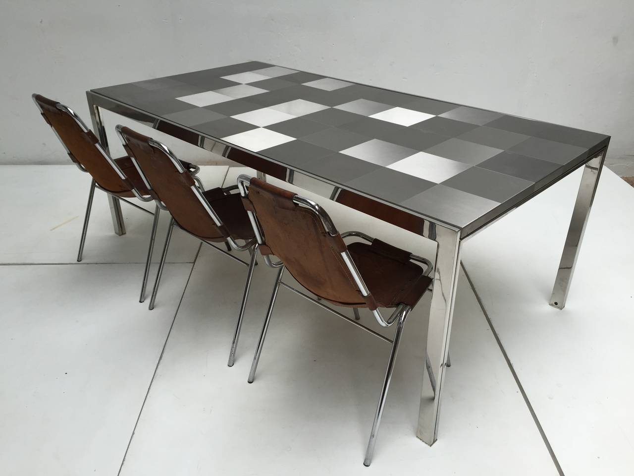 italien Table de salle à manger Op Art «uar » en acier inoxydable de Ross Littell pour ICF en vente