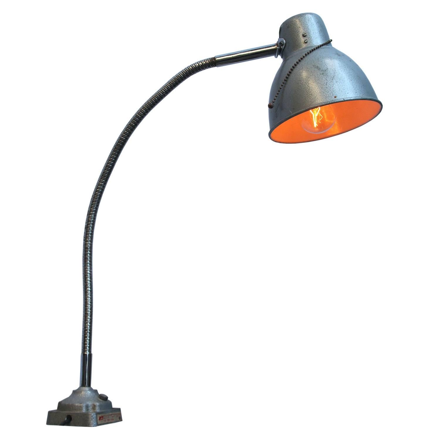 Metal work light with flexible arm. Aluminium shade. Pul chain bulb holder.

Weight: 1.4 kg / 3,1 lb

All lamps have been made suitable by international standards for incandescent light bulbs, energy-efficient and LED bulbs. E26/E27 bulb holders