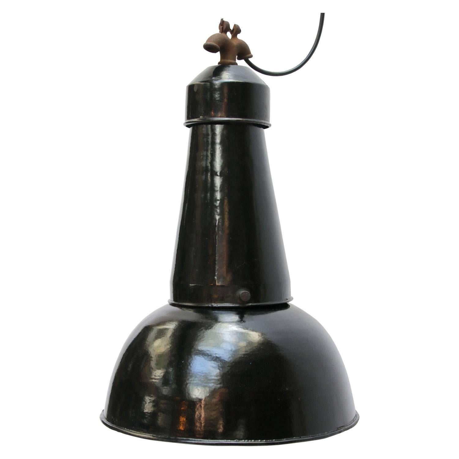Factory lamp black enamel. White interior cast iron top.

Measure: Weight 2.5 kg / 5.5 lb

All lamps have been made suitable by international standards for incandescent light bulbs, energy-efficient and LED bulbs. E26/E27 bulb holders and new wiring