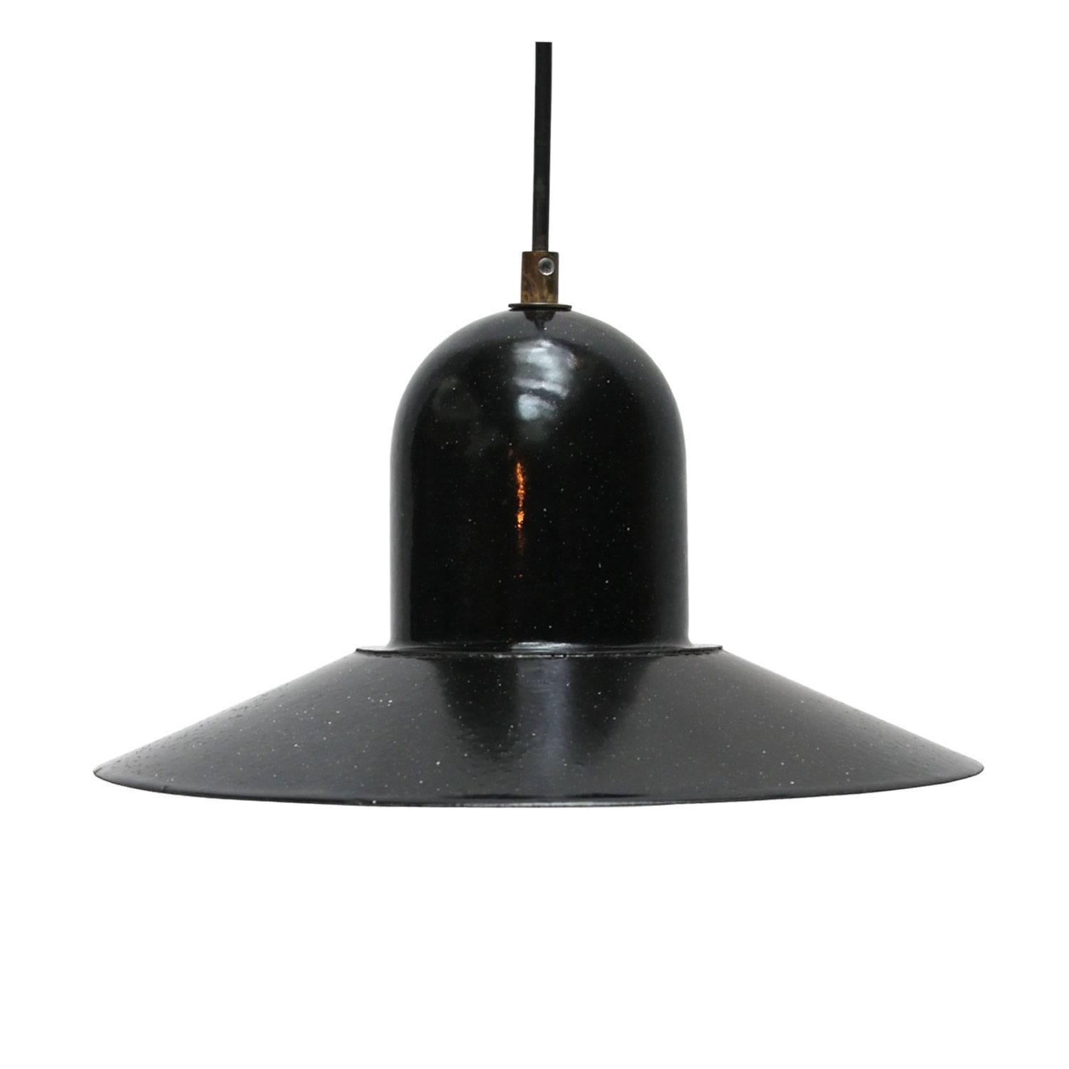 Industrial pendant. Black enamel.

Weight: 1.1 kg / 2.4 lb

All lamps have been made suitable by international standards for incandescent light bulbs, energy-efficient and LED bulbs. E26/E27 bulb holders and new wiring are CE certified or UL Listed.