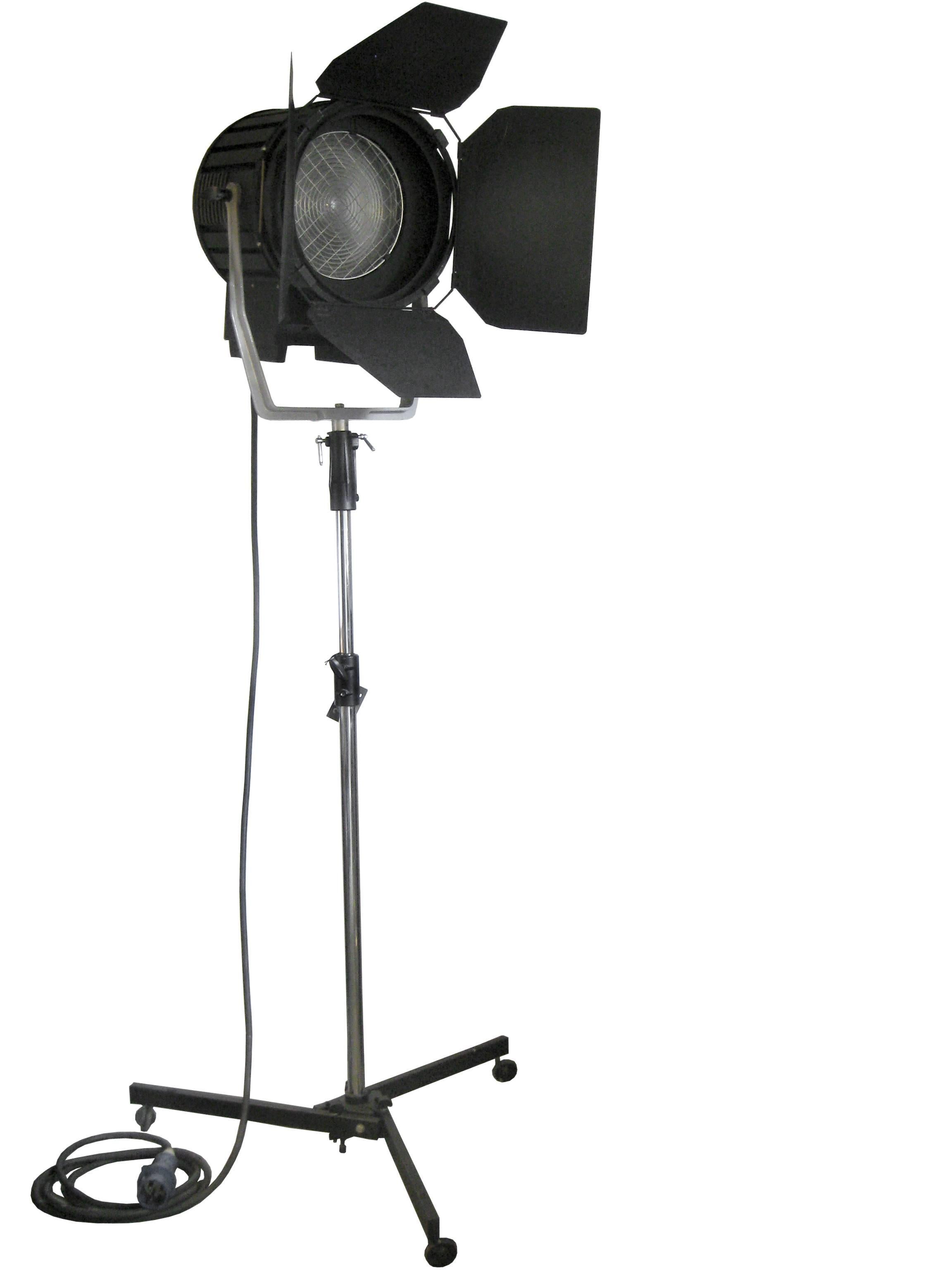 5kw film spot from the 70th-80th. Height as on the image: 210 cm.
Cross-cut lens: 40 cm wide without the barn doors: 35 cm.
On request this light can be made suitable for regular E27/E26 light bulbs.

Weight: 9.5 kg / 20.9 lb

All lamps have been