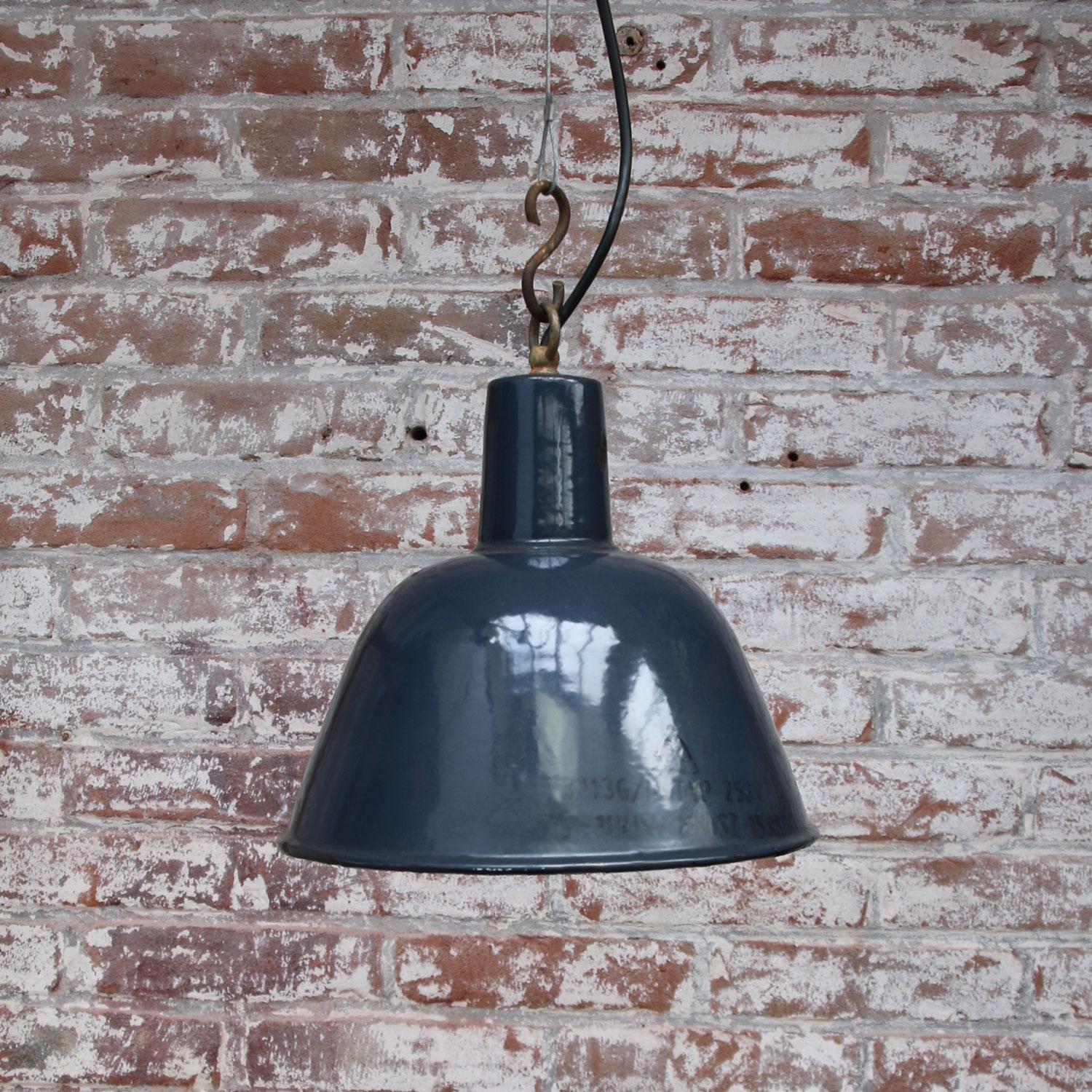 Small Dark Blue Enamel Vintage Industrial Factory Hanging Light In Good Condition In Amsterdam, NL