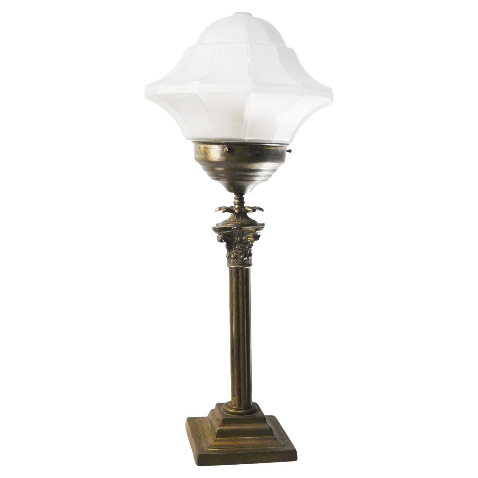 Lampada da tavolo in ottone e vetro acidato Art Deco, anni 
20 in vendita