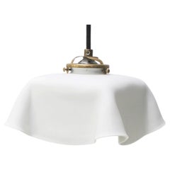 Lampada a sospensione in vetro opalino bianco opaco francese
