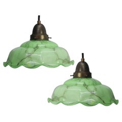 Set di 2 lampade a sospensione in vetro con motivo marmorizzato “Clichy Green” francese, anni ’20