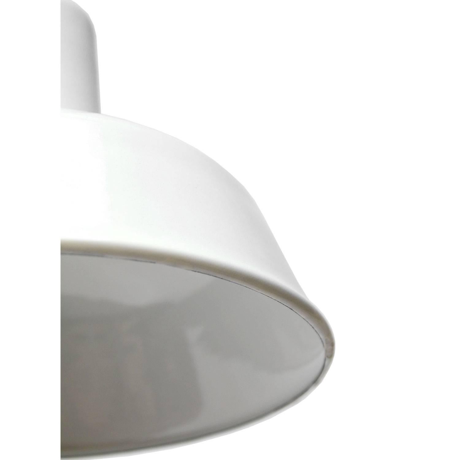 White Enamel Industrial Wall Light (50x) In Good Condition In Amsterdam, NL