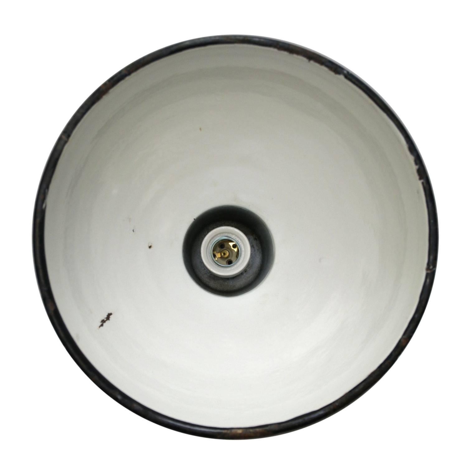 Industrial hanging light. Petrol enamel white interior.

Weight: 2.5 kg / 5.5 lb

All lamps have been made suitable by international standards for incandescent light bulbs, energy-efficient and LED bulbs. E26/E27 bulb holders and new wiring are CE