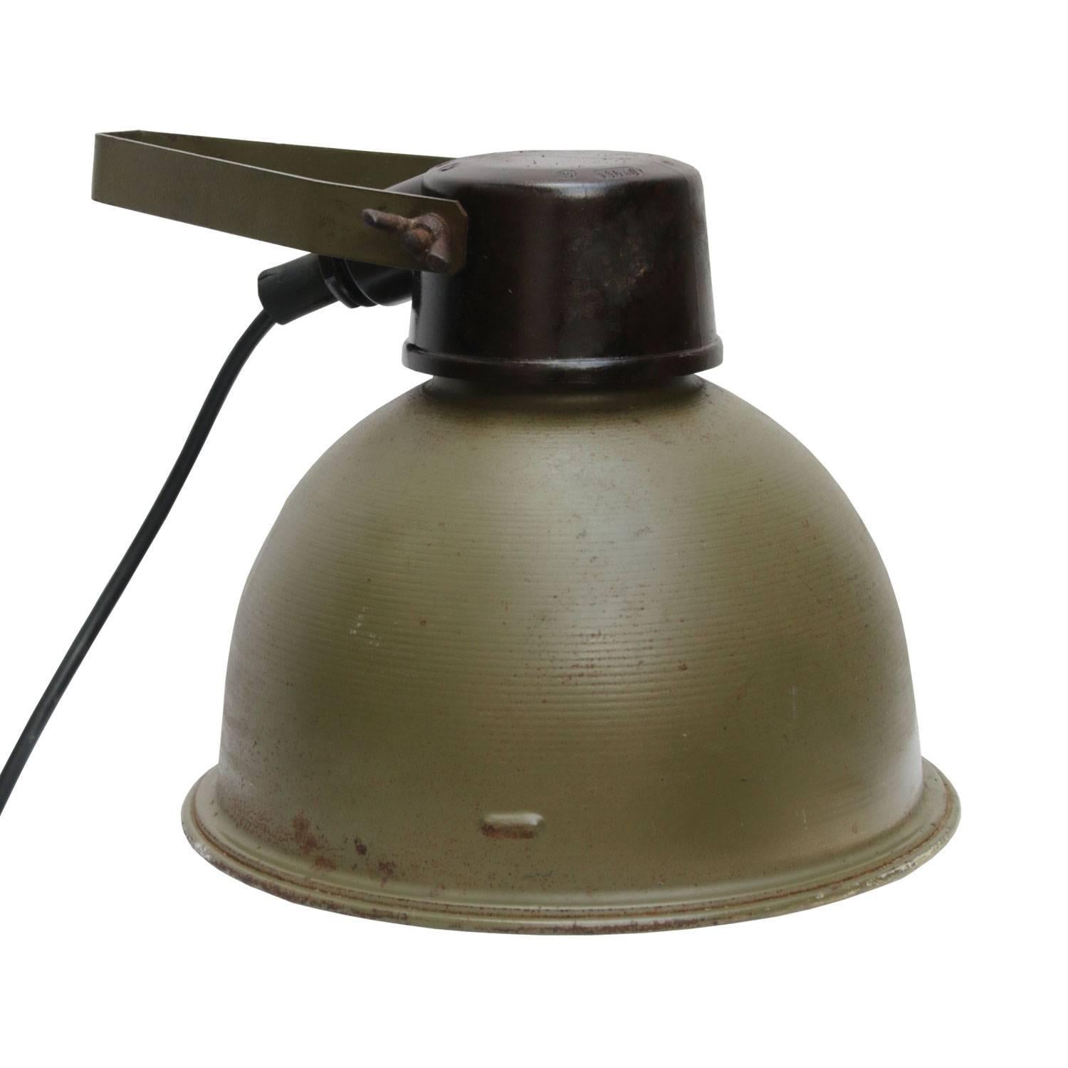 Metal wall spot light scone wall light. Army green metal shade. White interior.
Bakelite top and adjustable in angle.

Weight: 0.5 kg / 1.1 lb.

Priced per individual item. All lamps have been made suitable by international standards for