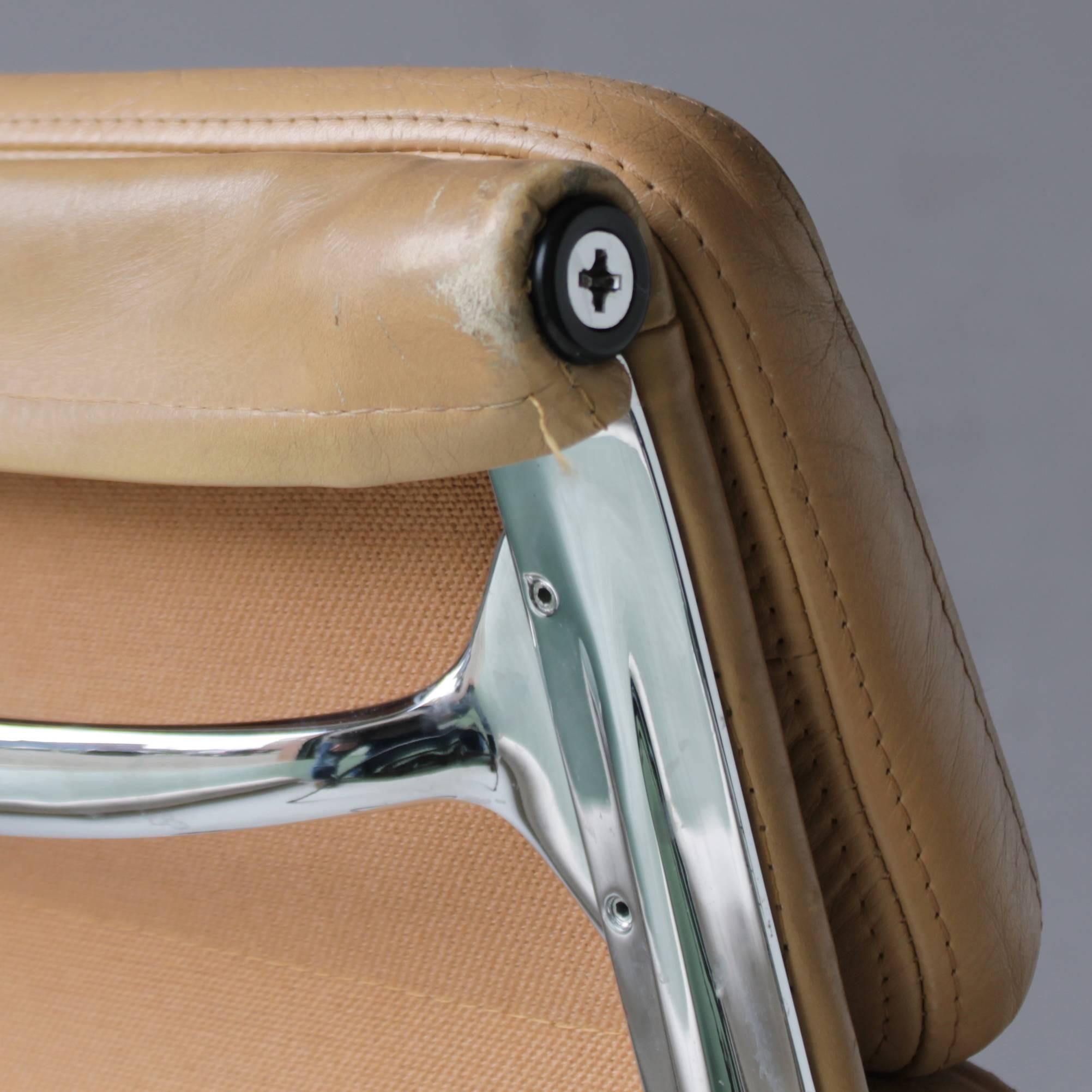 Polished Eames EA 217 Soft Pad Chair