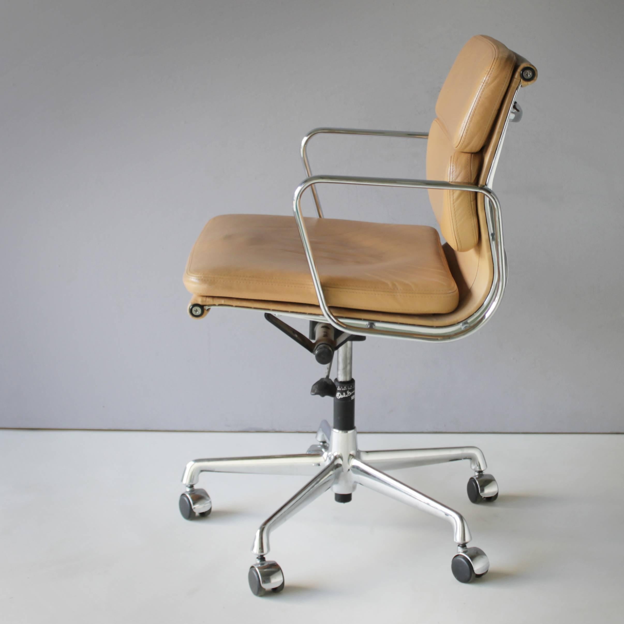 eames ea217 office chair