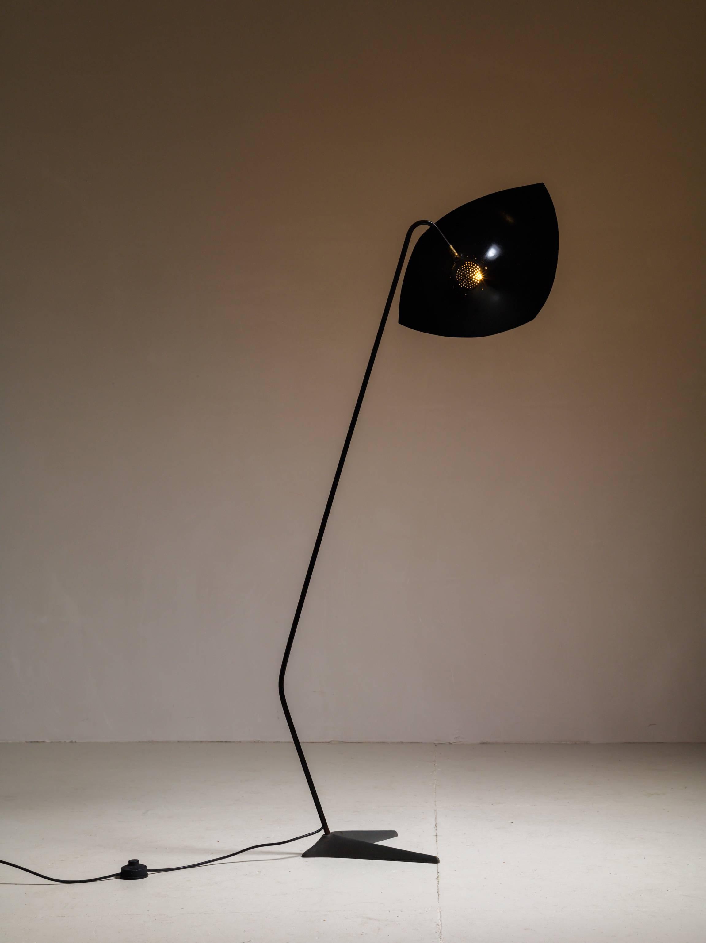 Mid-Century Modern 'Manta Ray' Black Metal Floor Lamp, France, 1950s For Sale
