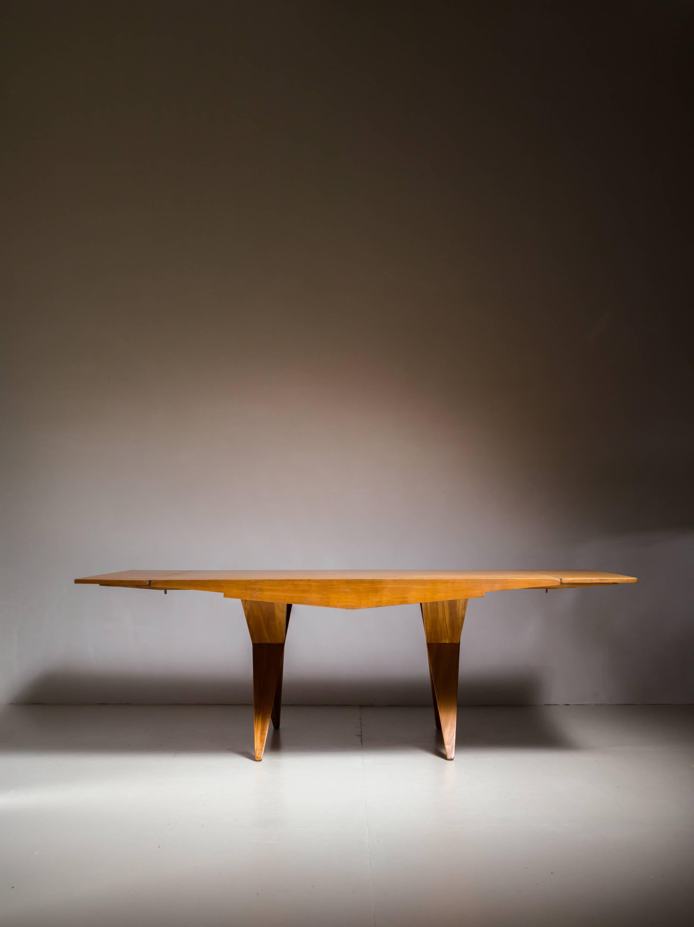 Dan Johnson Architectural and Extendable Dining Table, American, 1947 In Excellent Condition For Sale In Maastricht, NL