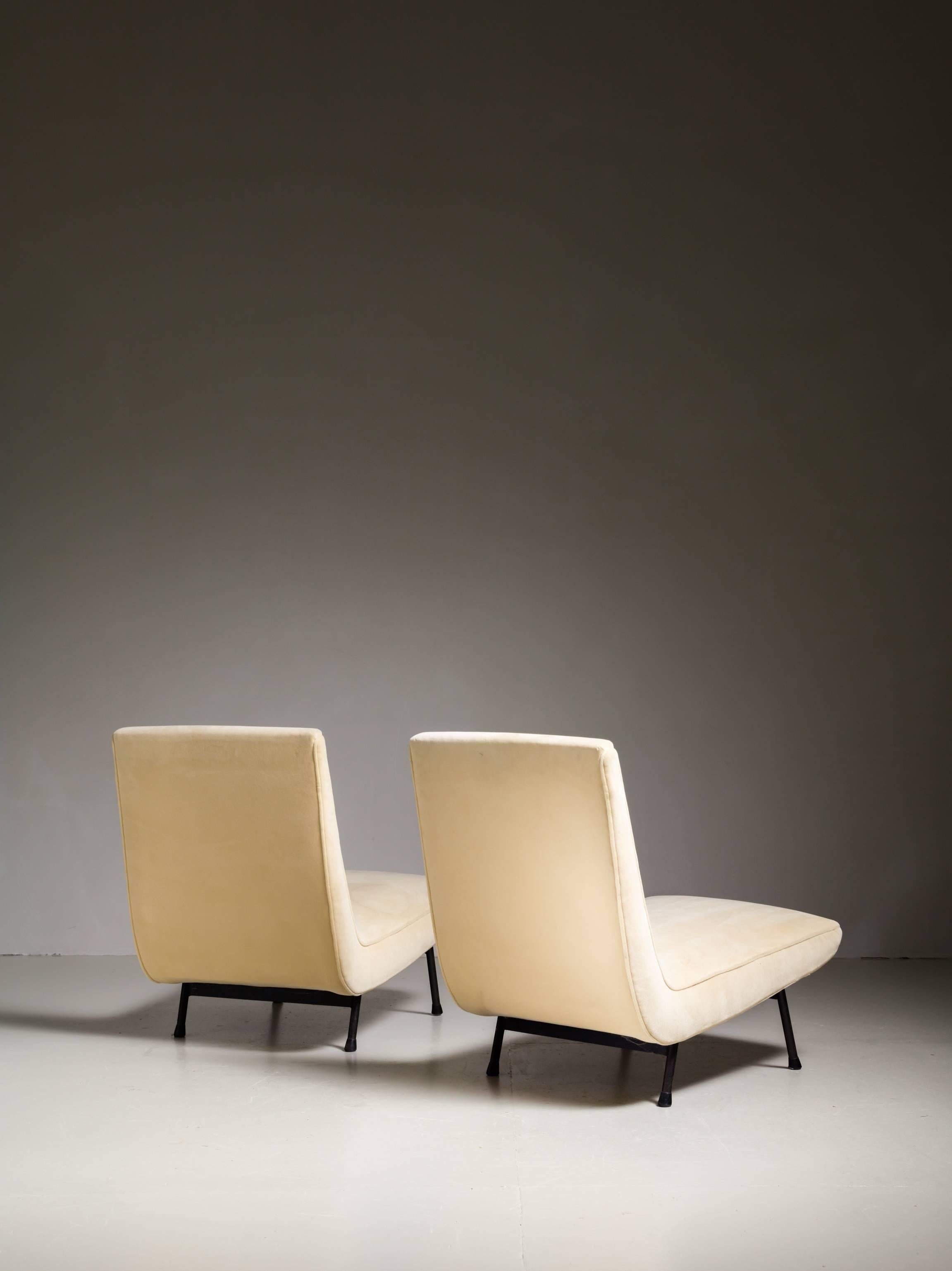 French Pair of Cream White Slipper Chairs, France, 1950s For Sale