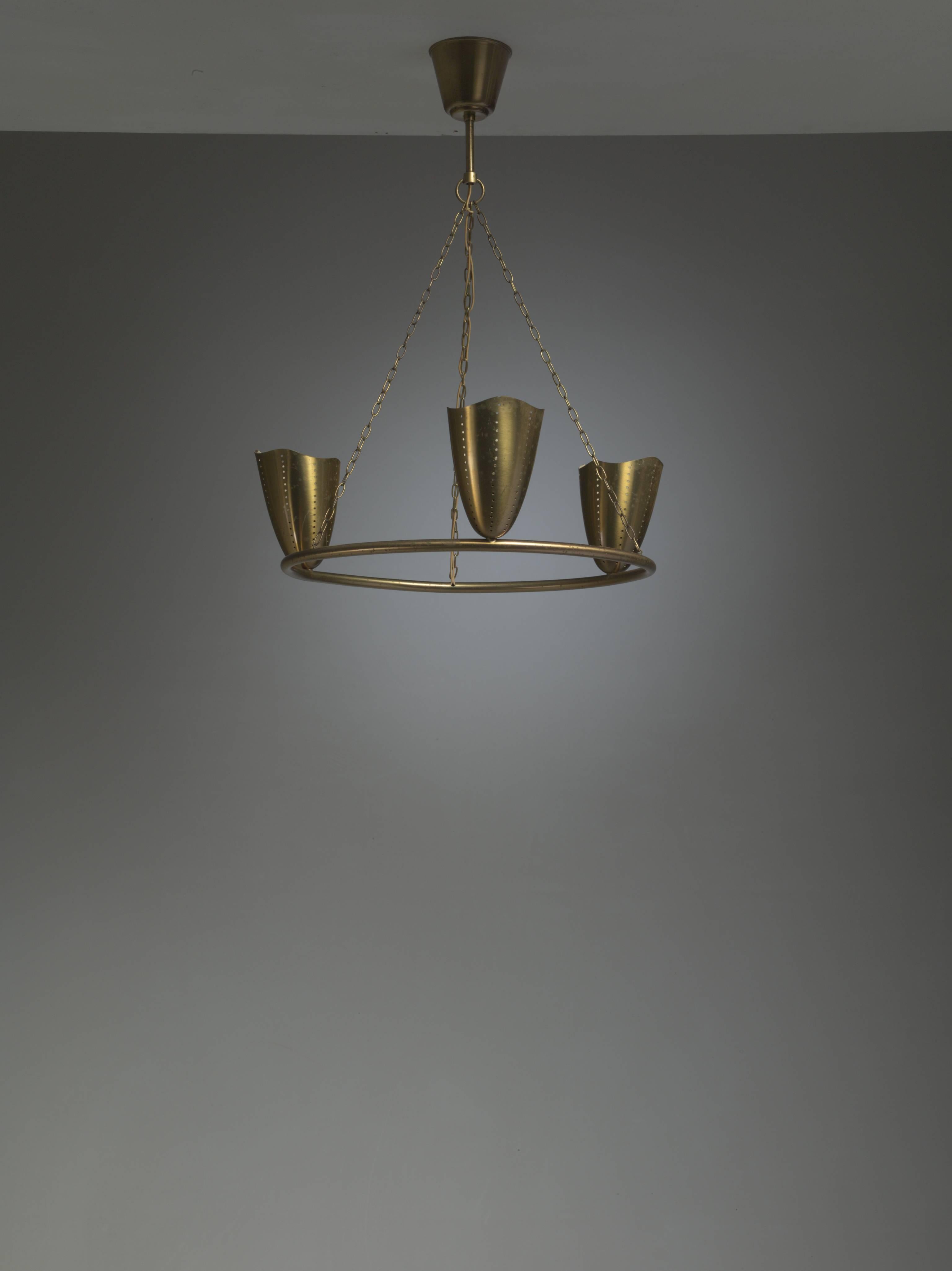 A Swedish brass chandelier made of a ring (44.5 cm/17.5