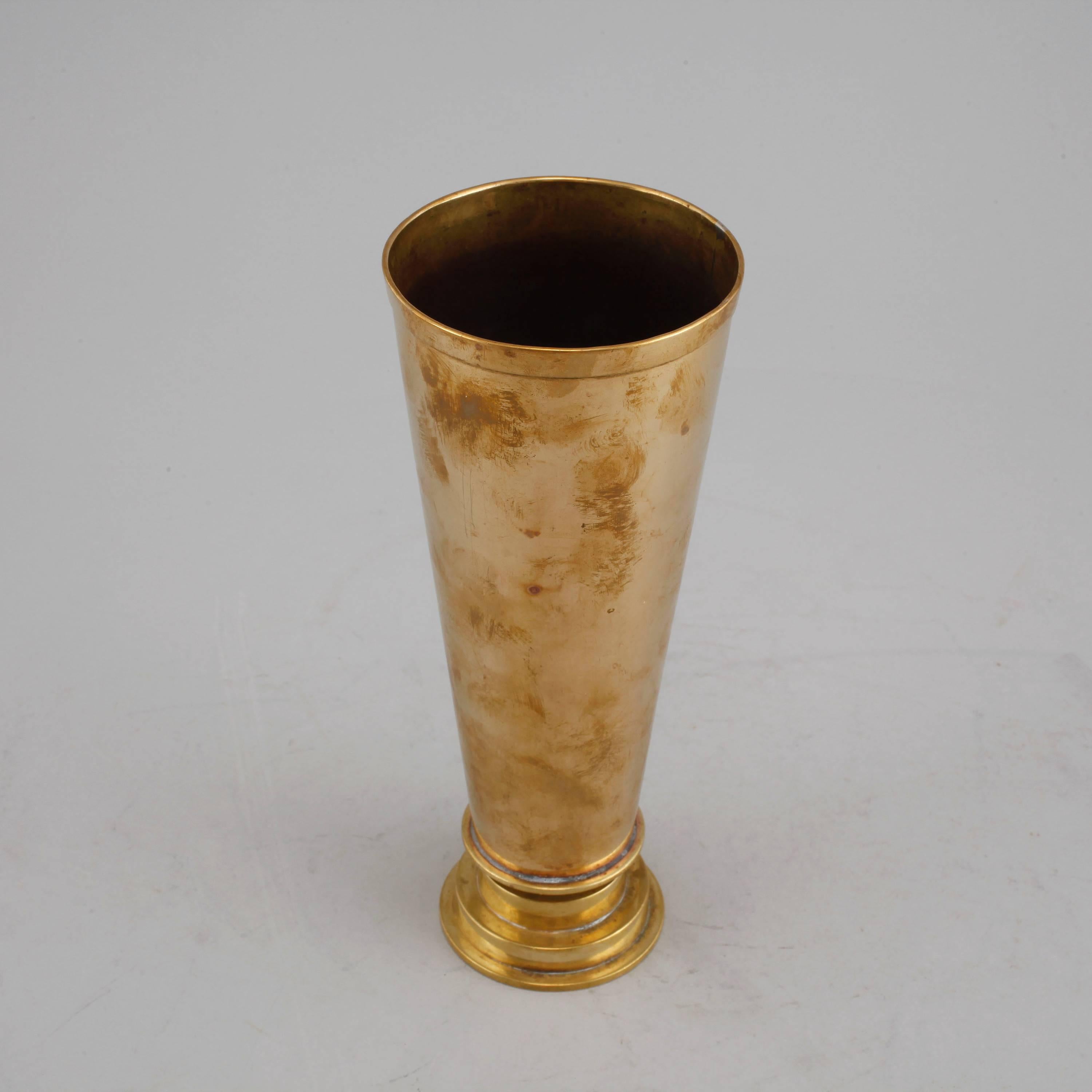 A brass vase by Lars Holmström, Arvika, Finland.
Signed and in a good condition.