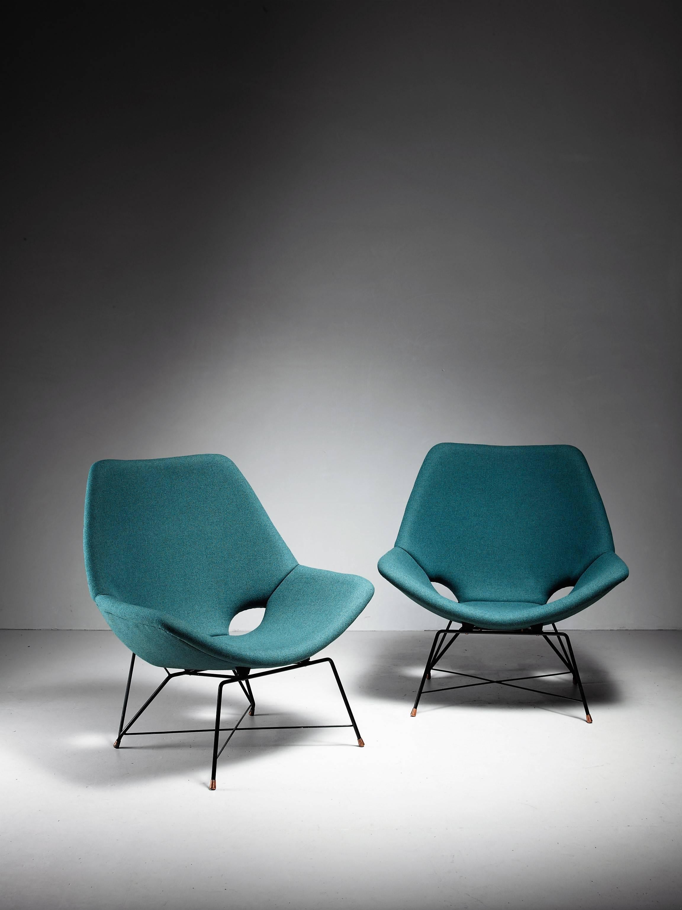 Icelandic Pair of Lounge Chairs by Augusto Bozzi for Saporiti, Italy, 1960s For Sale