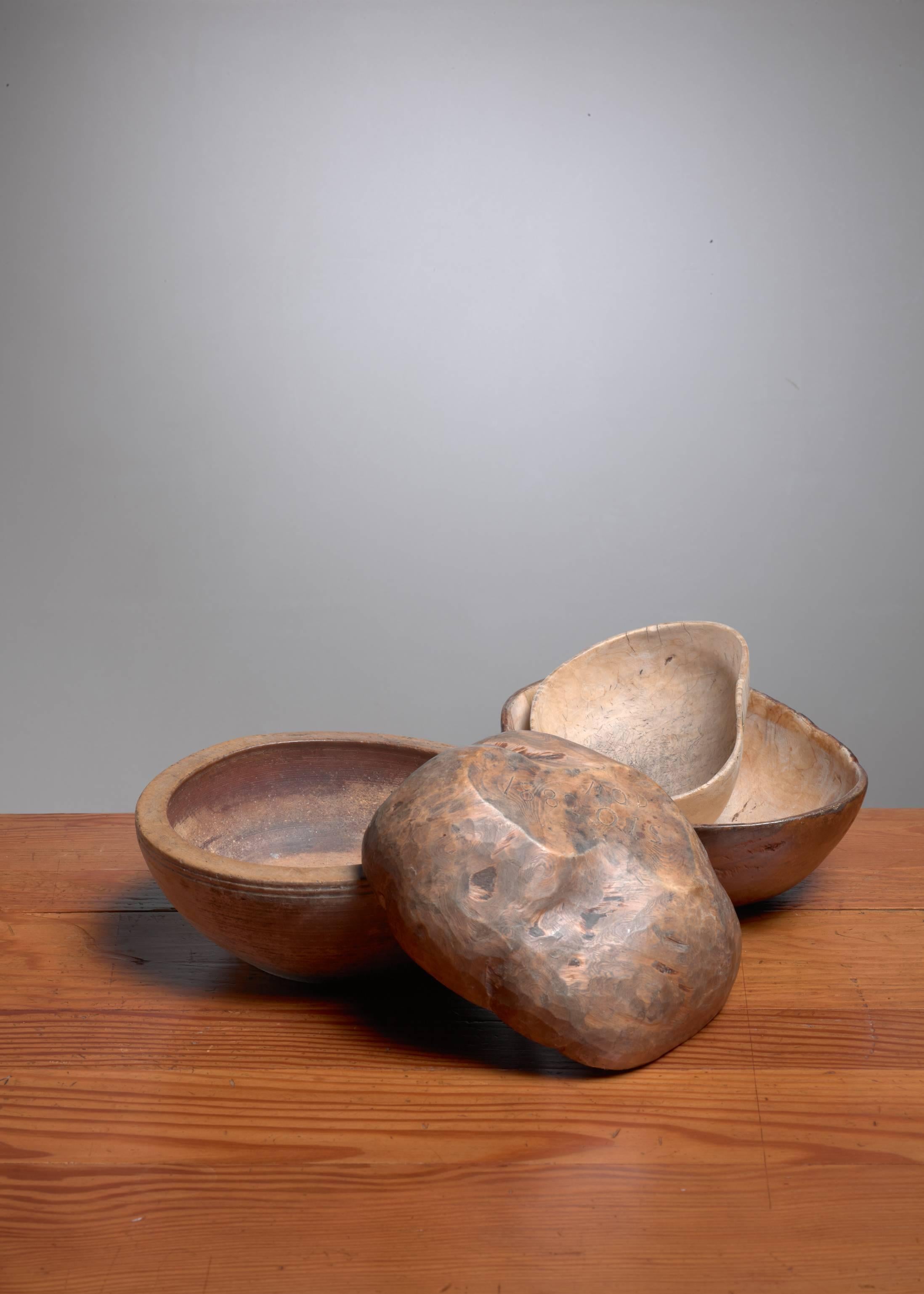 Four Wooden Folk Art Bowls from Sweden, 19th Century In Good Condition For Sale In Maastricht, NL