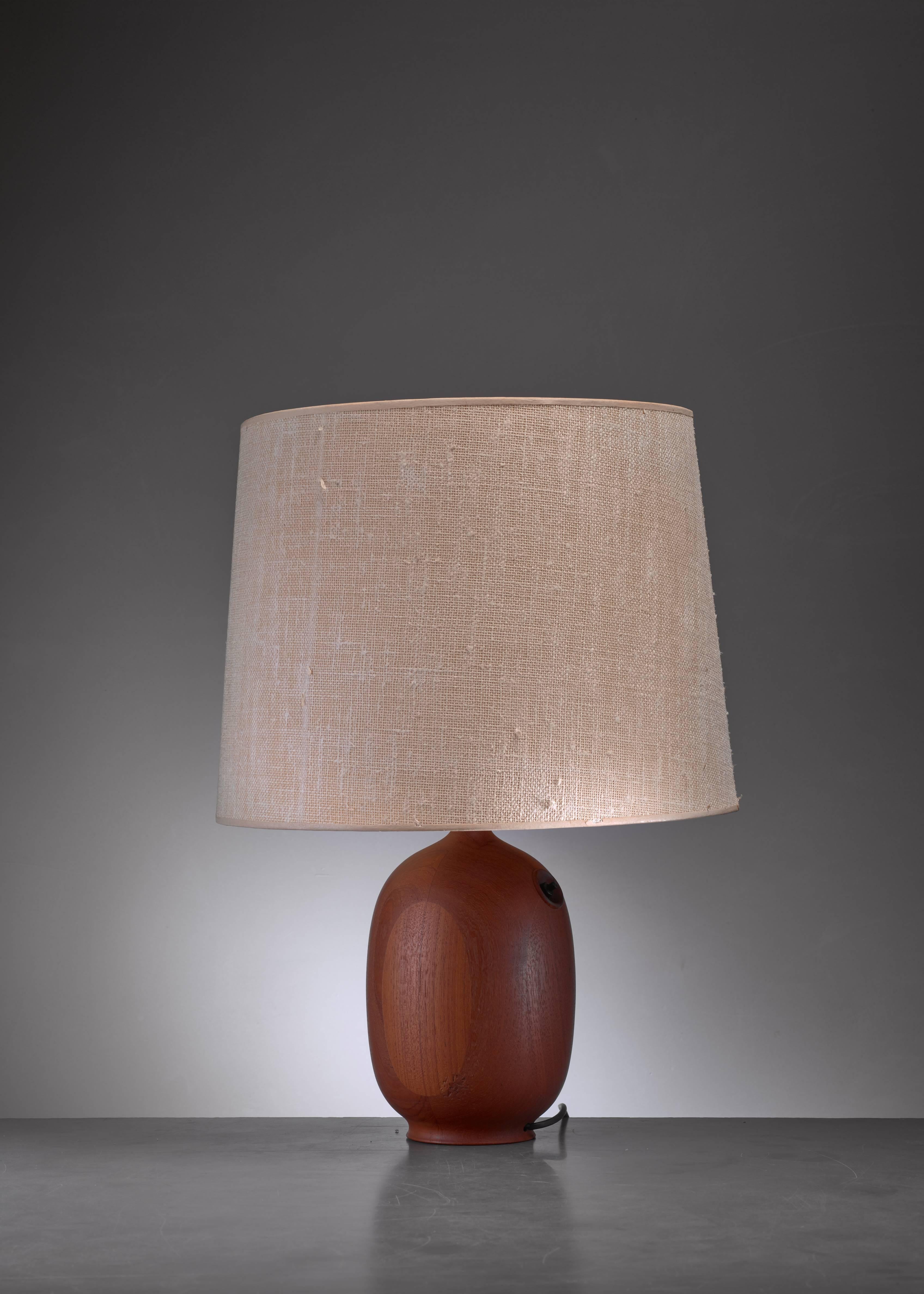 Scandinavian Modern Danish Wooden Vase Shaped Table Lamp, 1960s For Sale