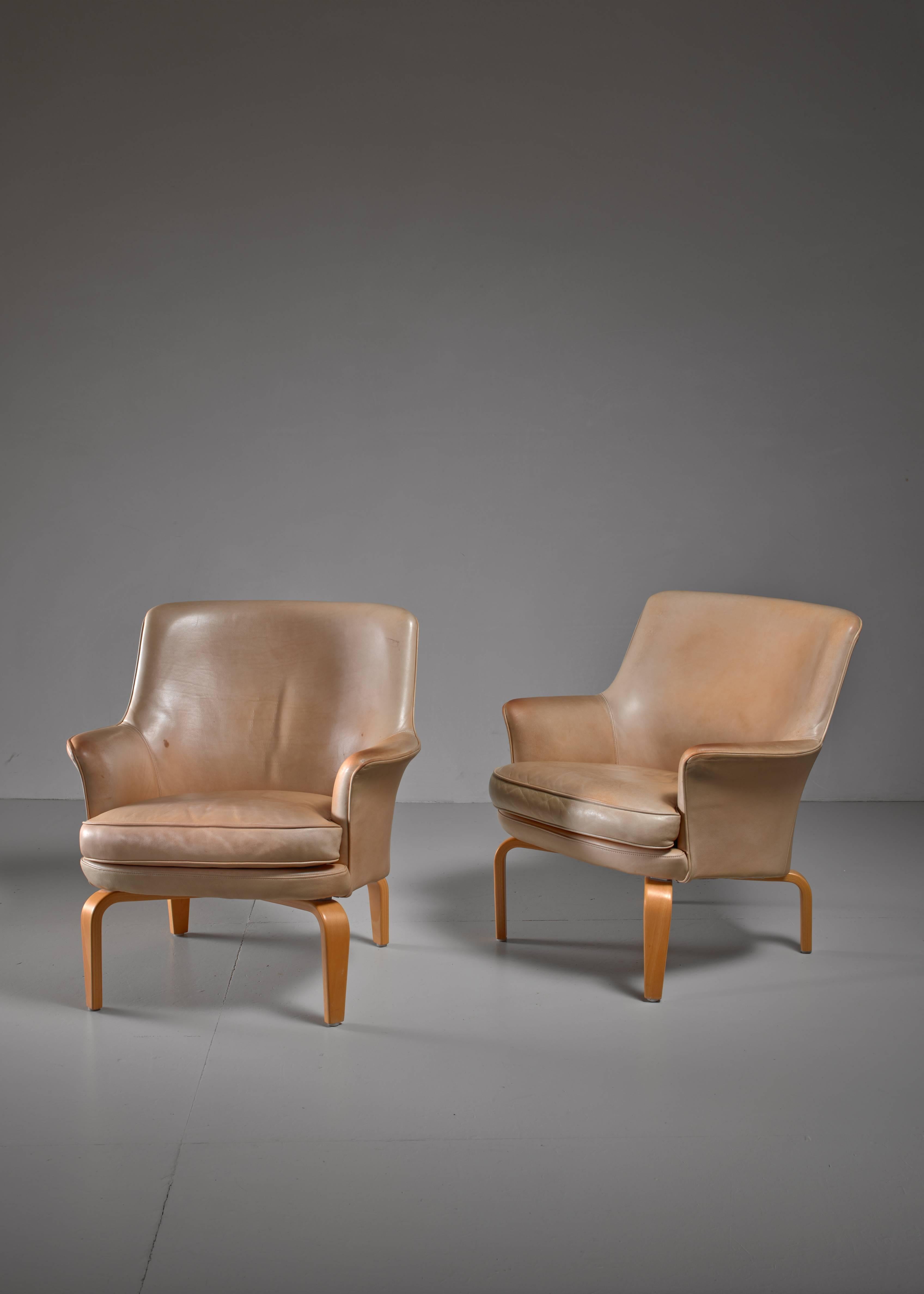 Scandinavian Modern Arne Norell Pair of 'Pilot' Lounge Chairs, Sweden For Sale